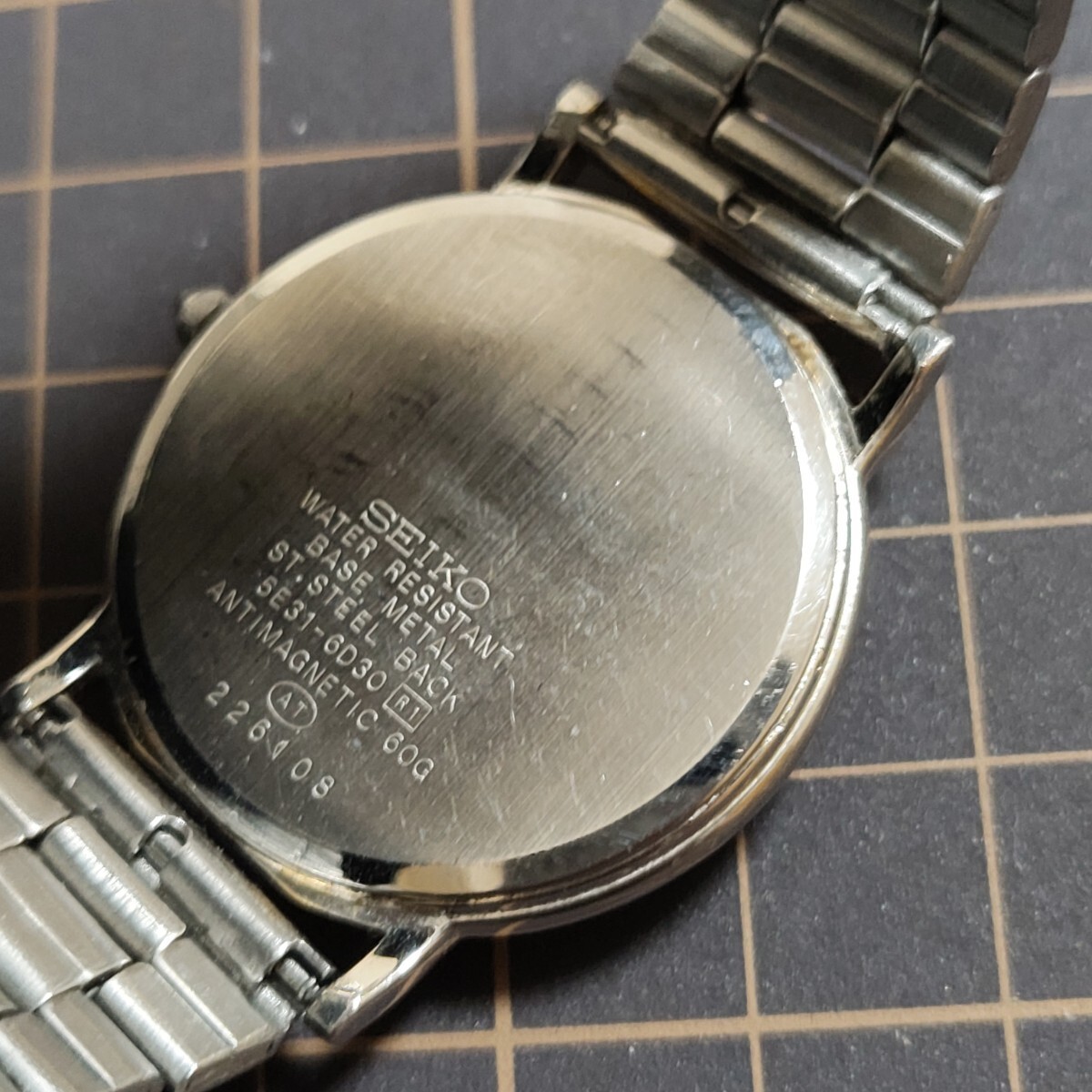 Working SEIKO Seiko QZ 5E31-6D30 Dolce Silver Dial Men Watch Battery Management