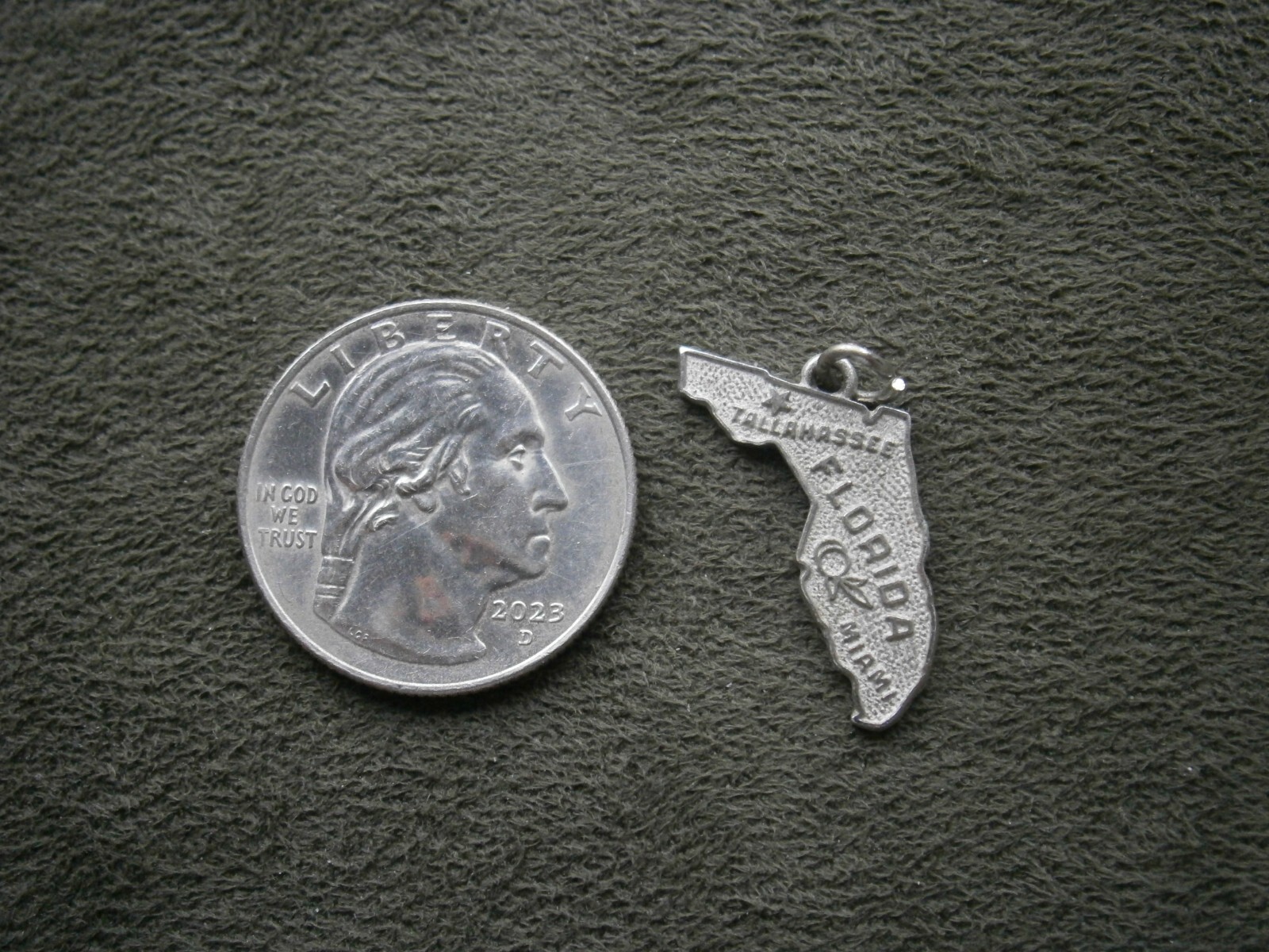 Kinney Florida Outline Map Vintage Sterling Silver Travel Charm Pendant 1.8g