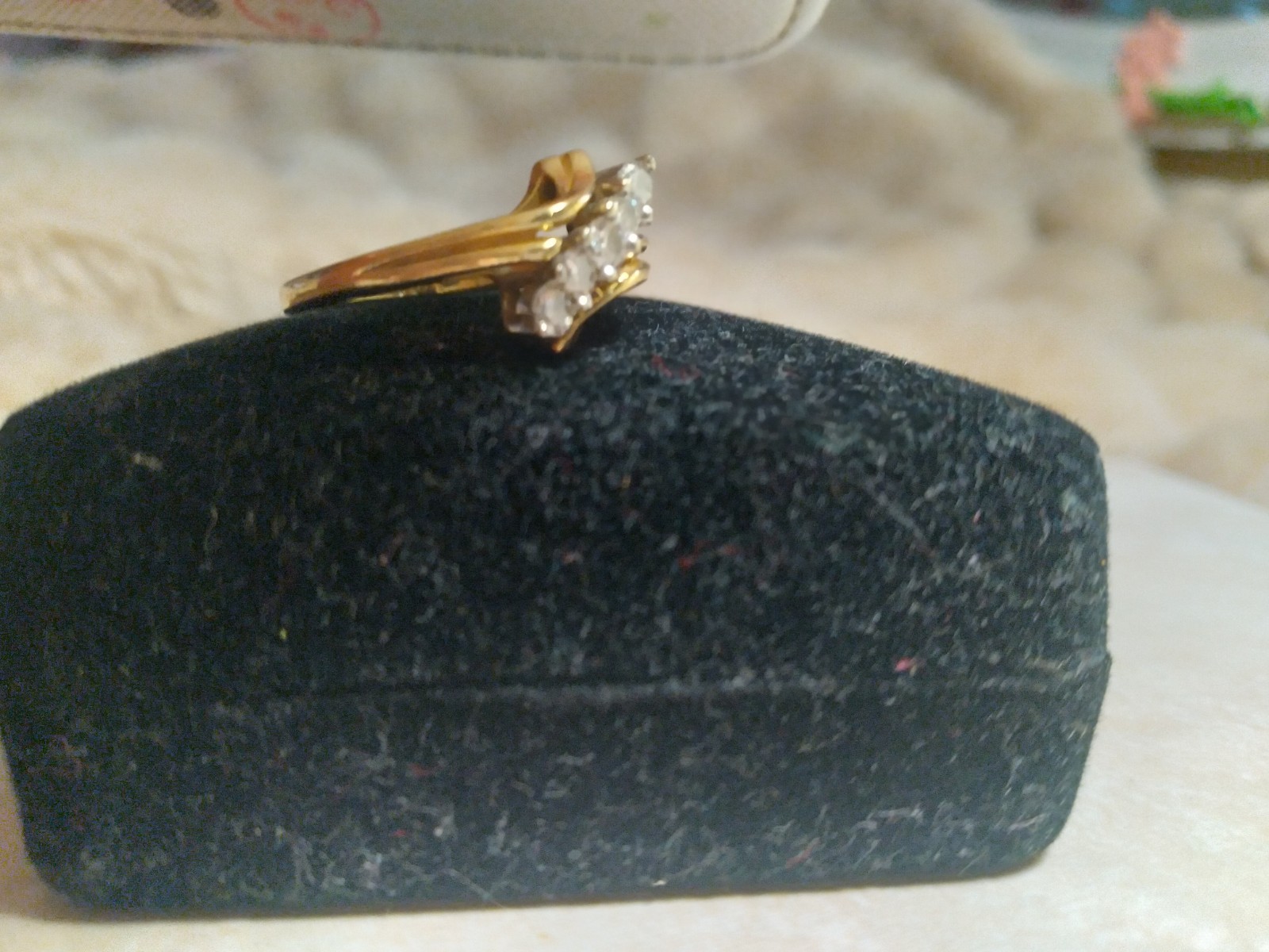 14K Yellow Gold Ring With A Cluster Of 5 Diamonds In A Bypass Design