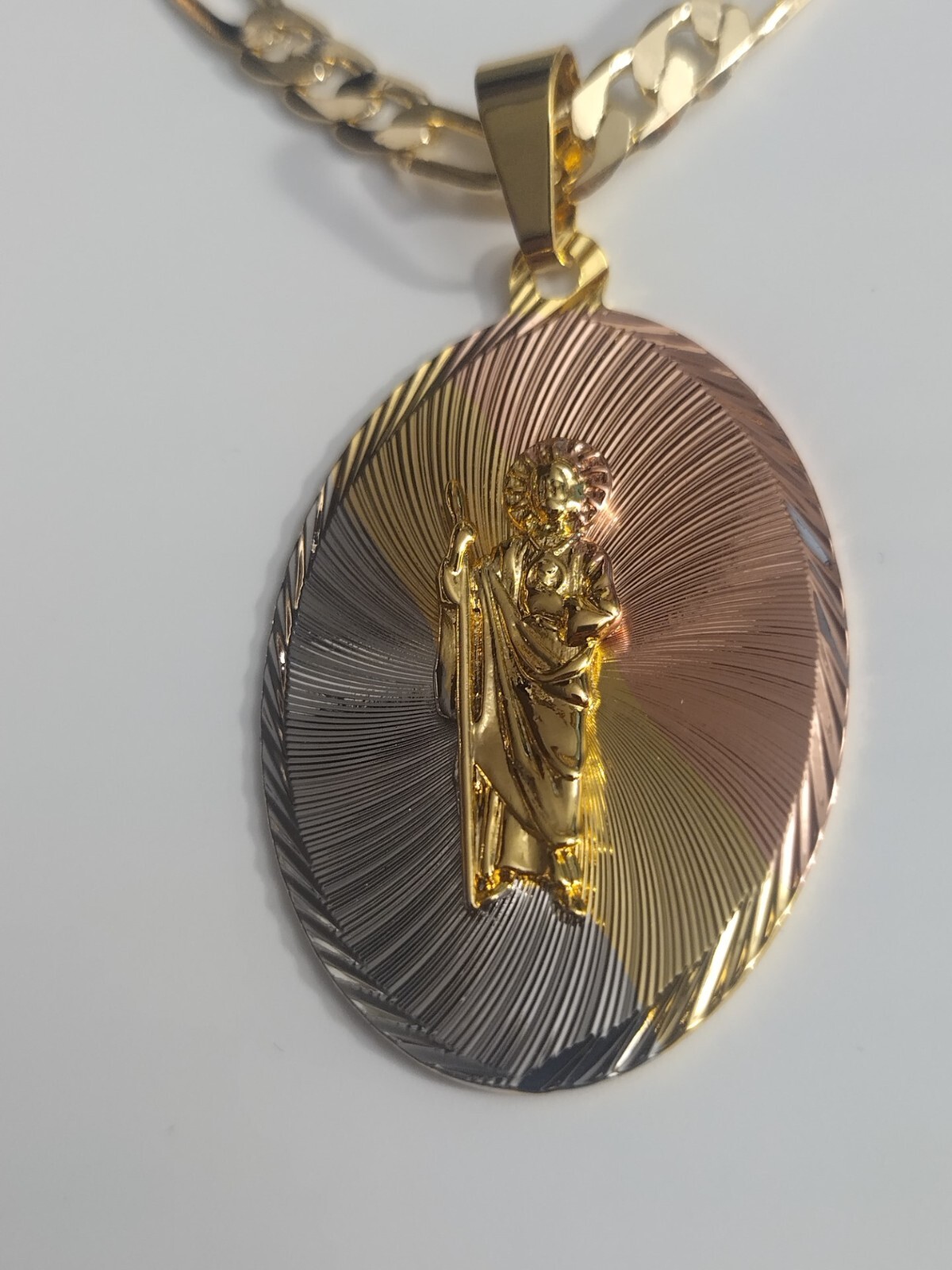 San Judas oro laminado 3 tonos con cadena Luxury 3 Tone St Jude Pendant chain