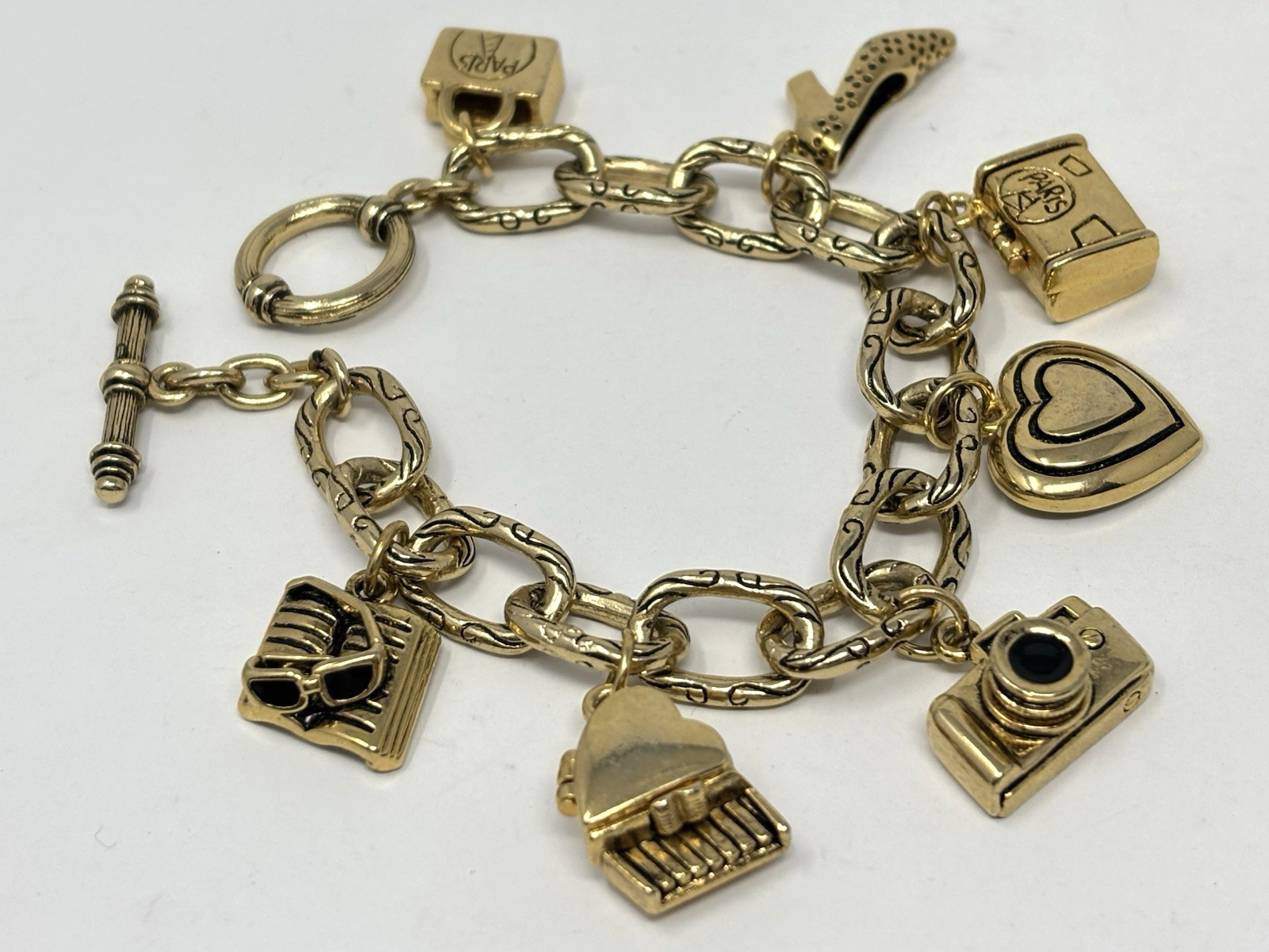Travel Vacation Theme Toggle Charm Bracelet Gold Souvenir Suitcase Paris 7.5″