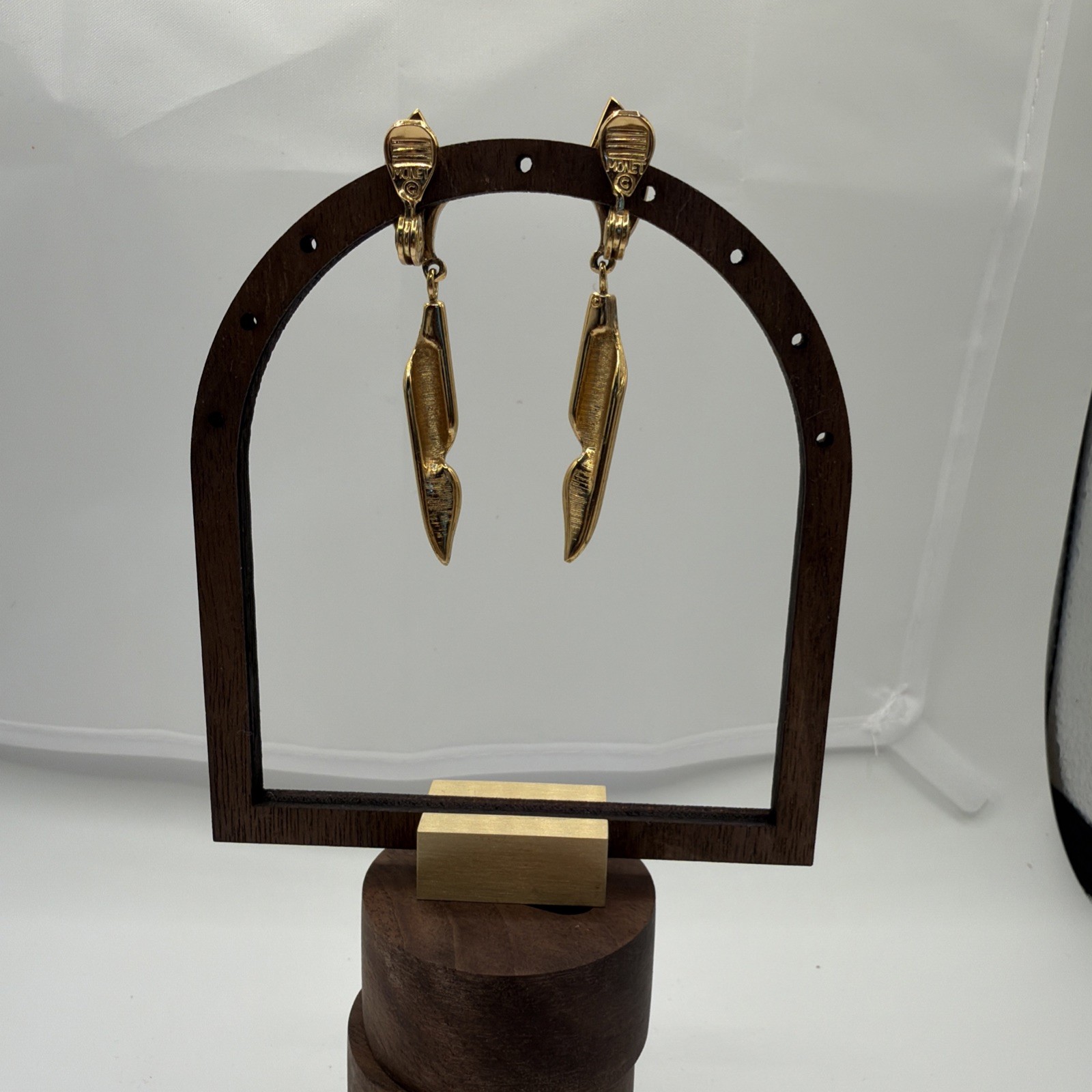 291. Monet Vintage Gold Tone Drop Clip On Earrings