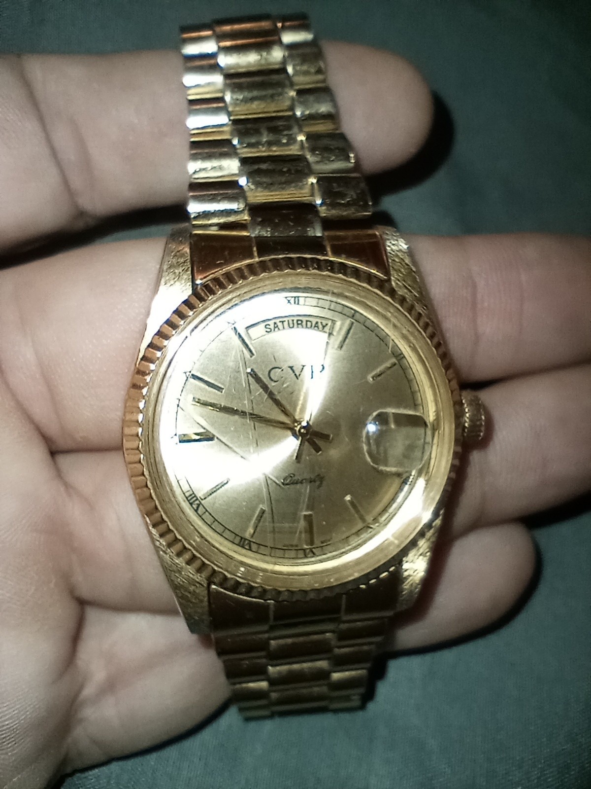 CVP Mens Gold Quartz Day/Date Watch -S-Steel/Day-Date Indicator Cyclops Window