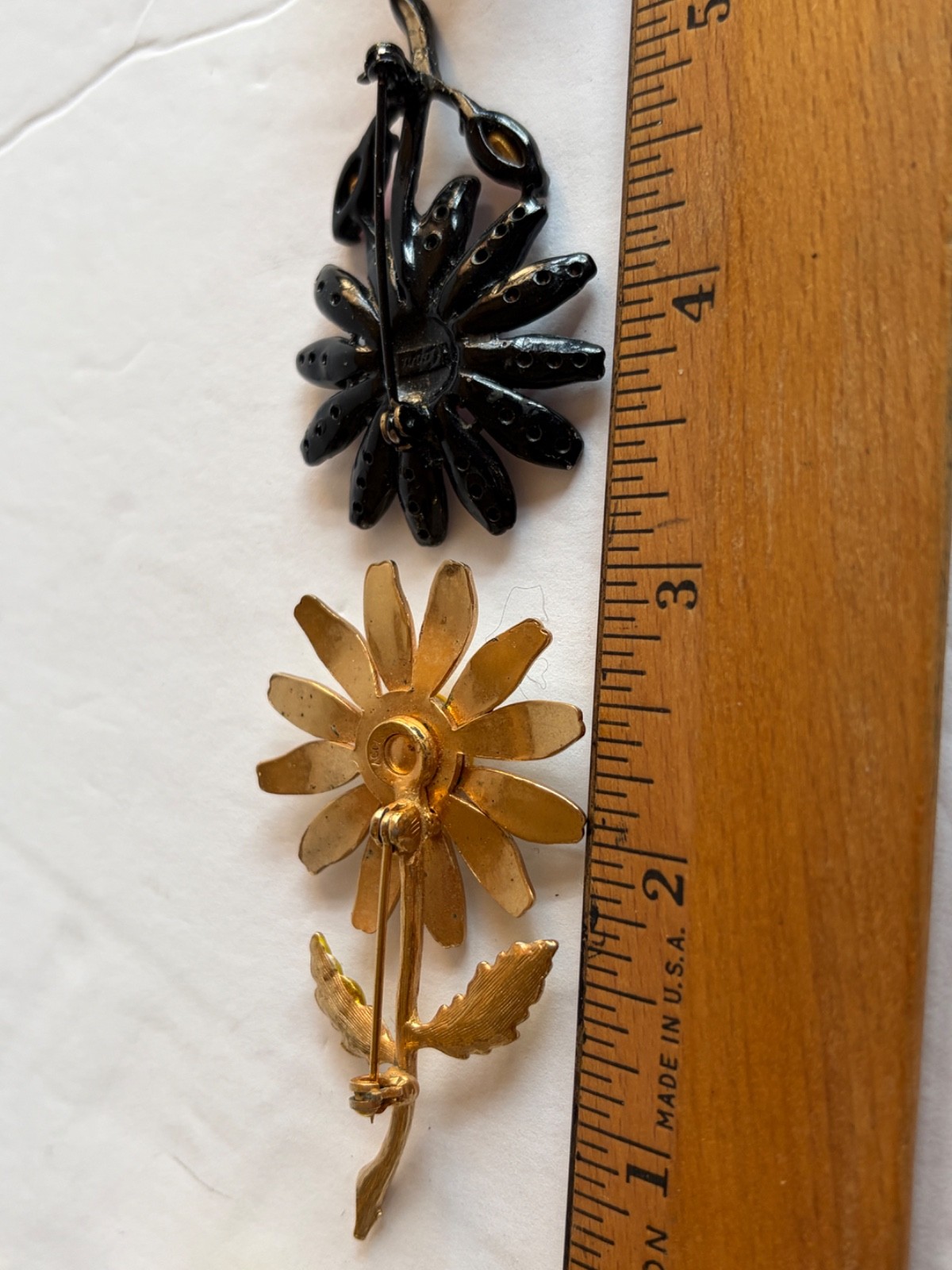 Floral Brooch Lot Of 26 Pins Metal Leather Enamel Porcelain Gold Tone