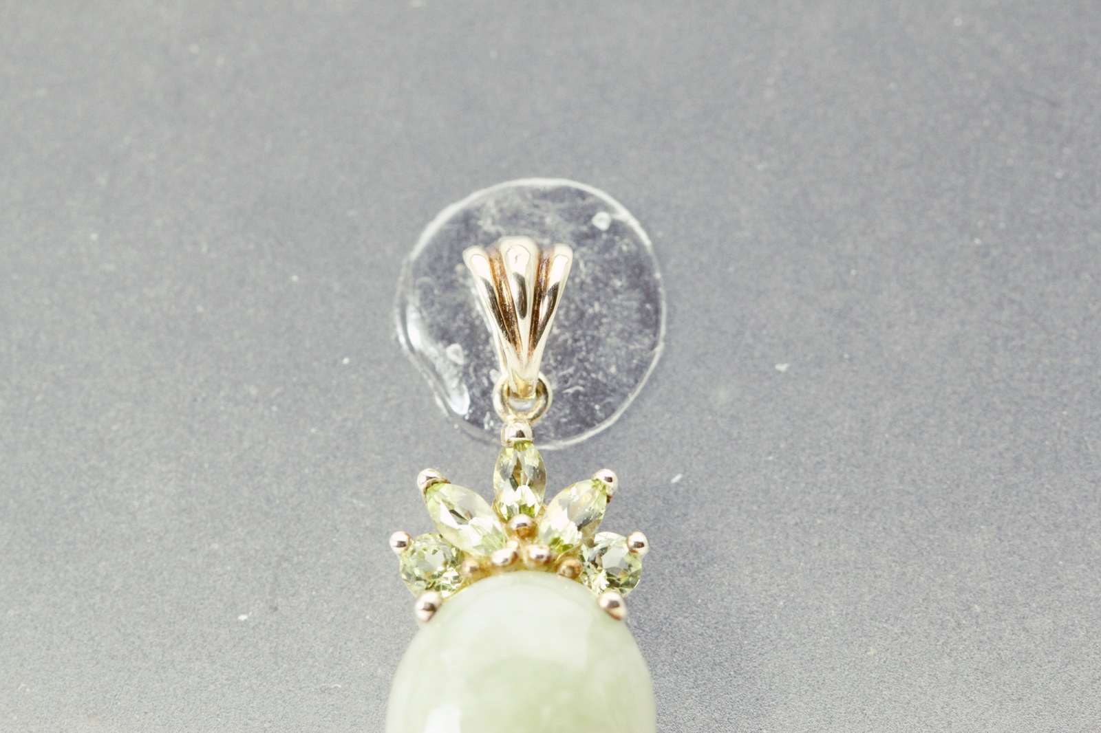10k Yellow Gold Green Cabochon Stone with Accents Pendant 2 Grams (PEN9932)