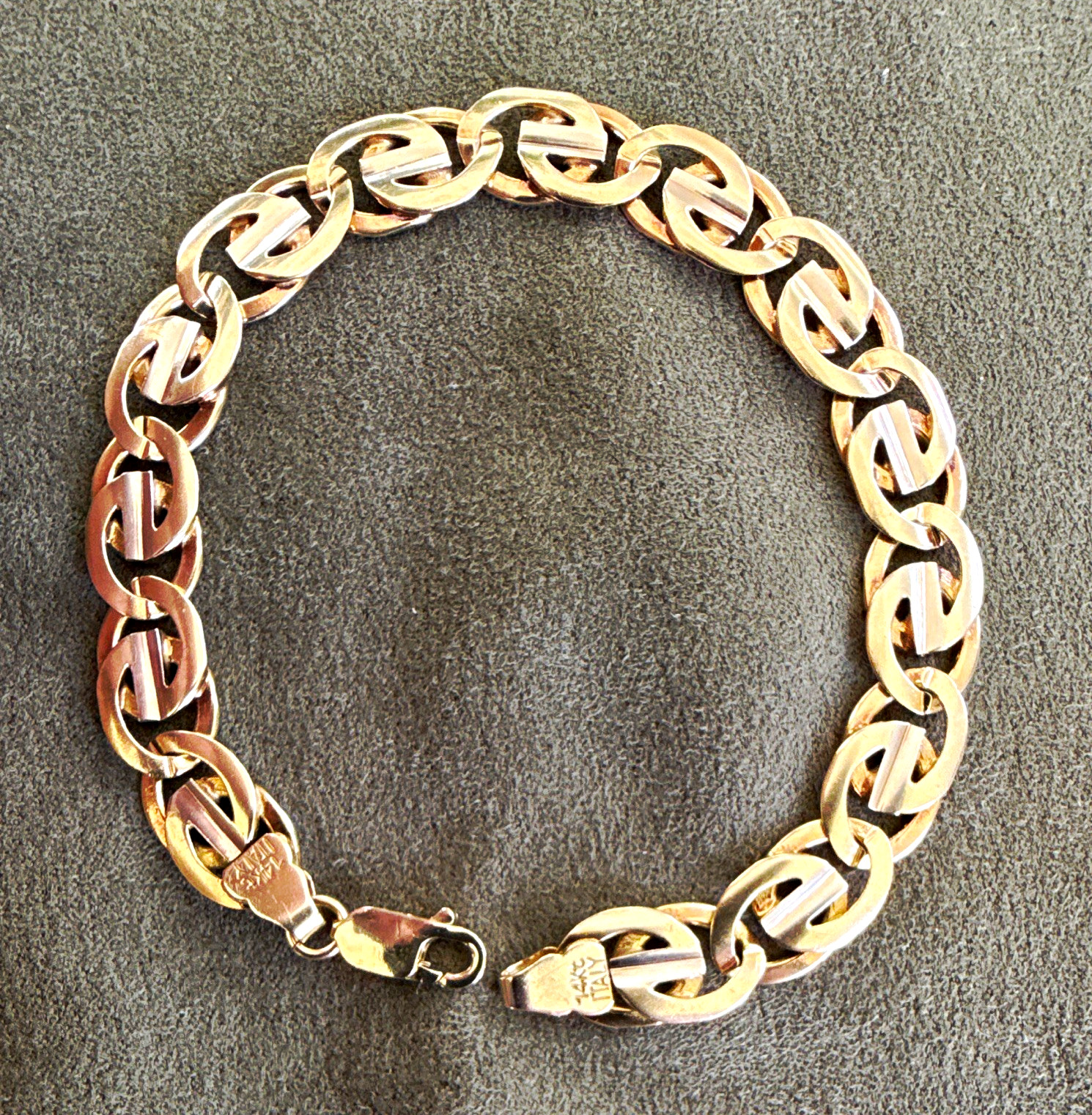 Signed 14K Yellow Gold Italy Curb Link Chain Bracelet Lobster Clasp 8.75 Inches