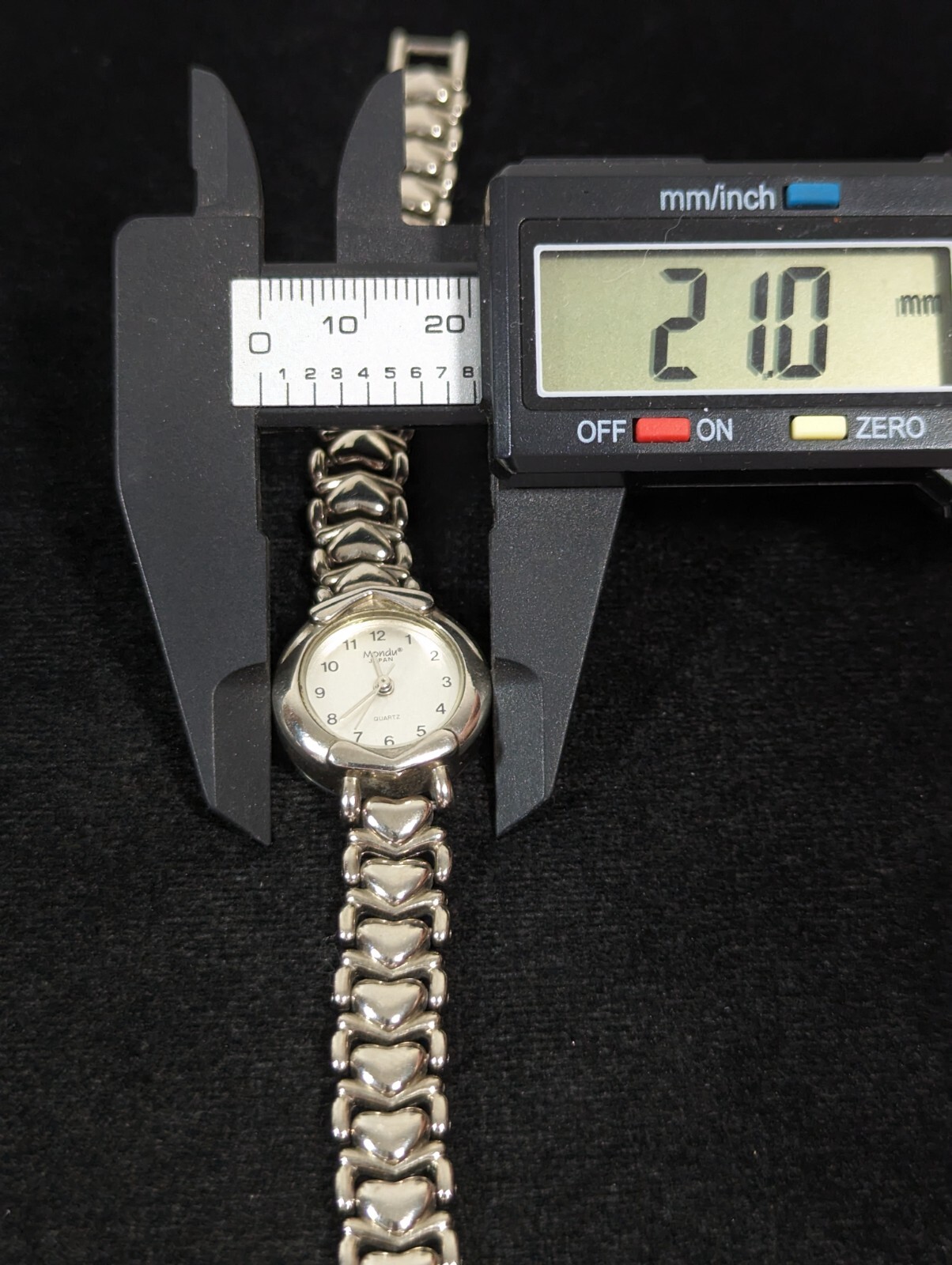 Mondu Womans Silver Tone Dial Round Case Link Bracelet Band Watch 7.25 Inch