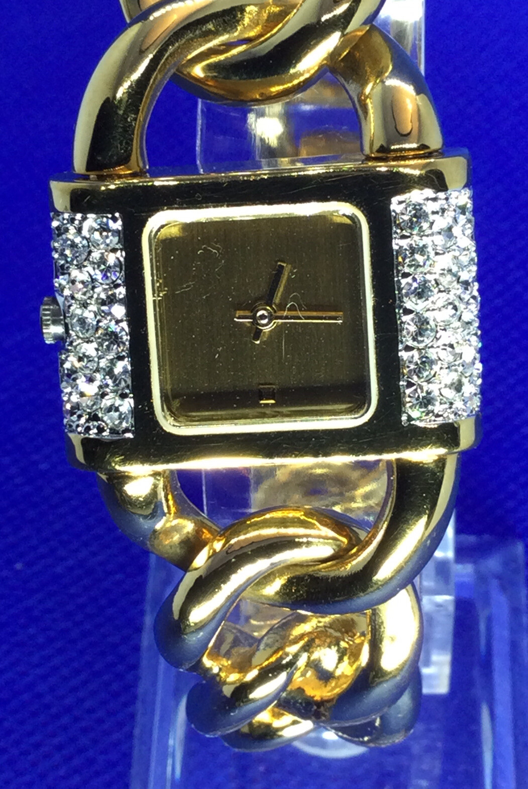 THE FRANKLIN MINT Women’s Gold Tone Swiss Movement 26 mm Wide 18 mm Long
