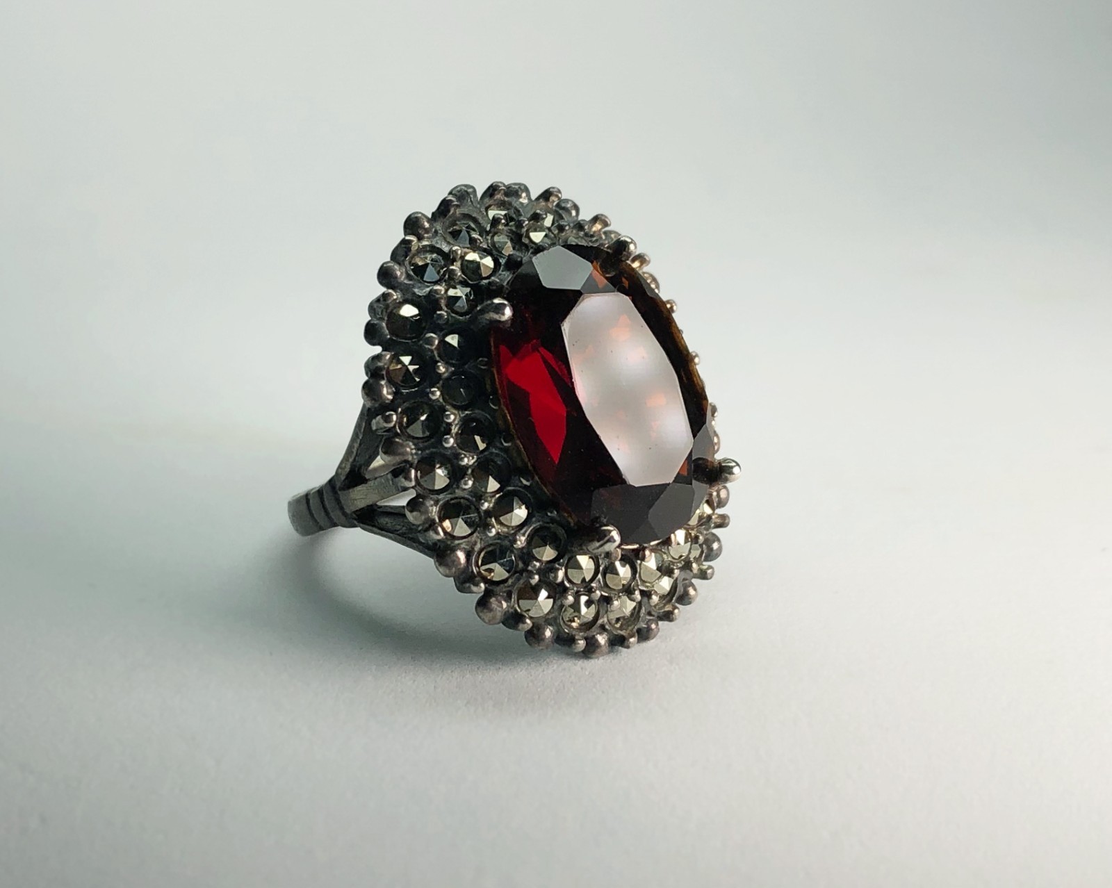RARE Antique VICTORIAN Natural Large 10 Cts. RED ALMANDINE GARNET Sterling Ring