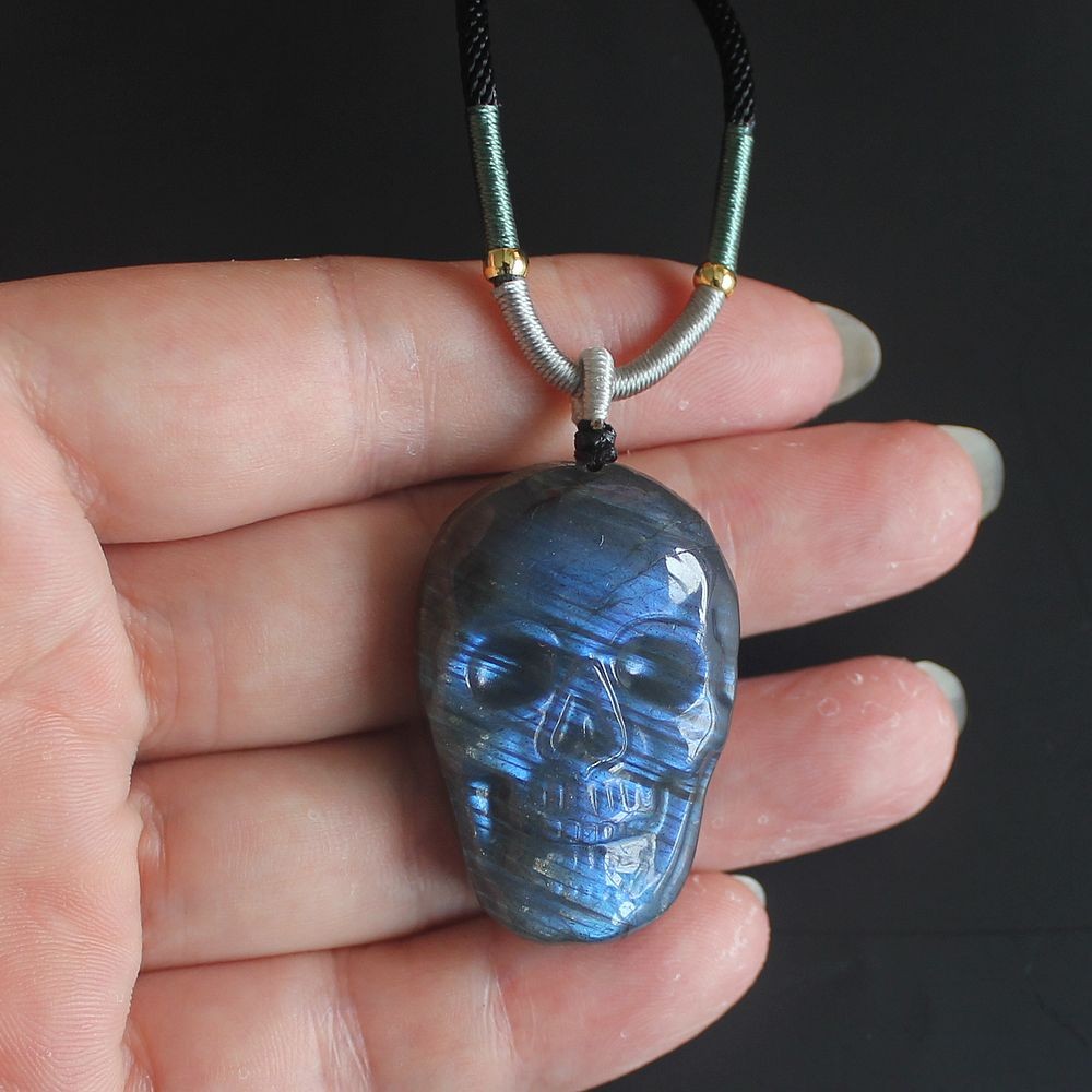 Natural crystal gemstone labradorite skull Necklace pendant with rope chain