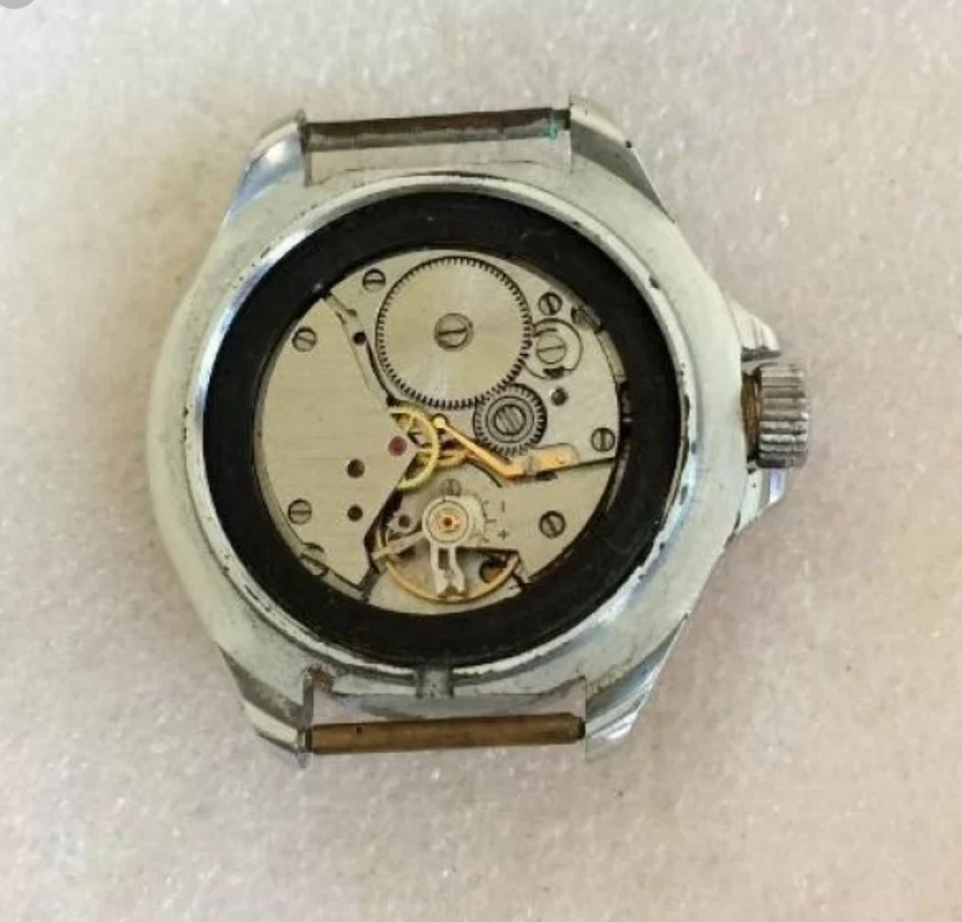 Vintage Mens Watch Vostok Amphibia Sector Dial Barrel Case USSR 18 Jewels 163