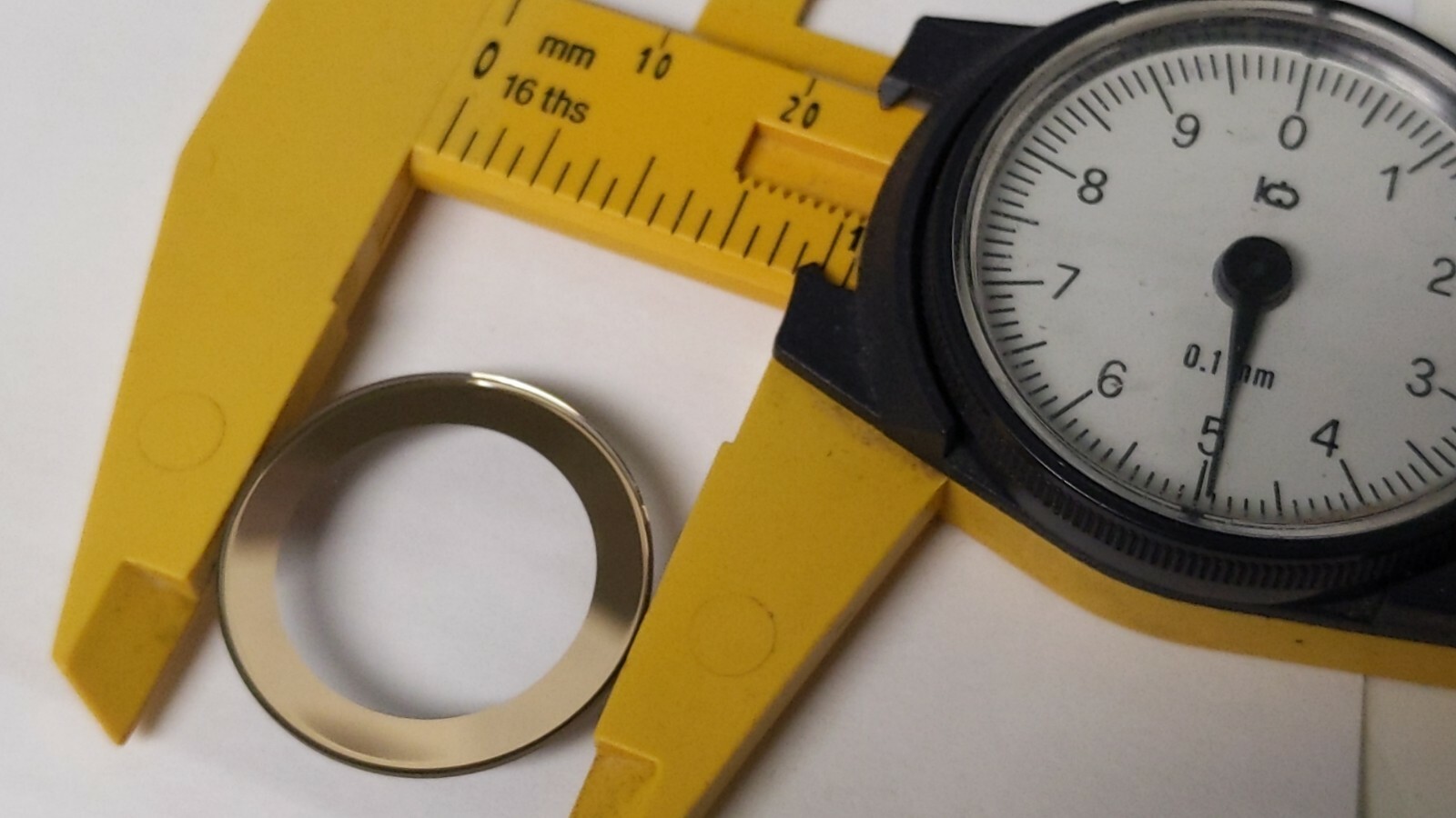 FOR Movado BOLD crystal replacement round GOLD trim 25.0mmx1.30mm new