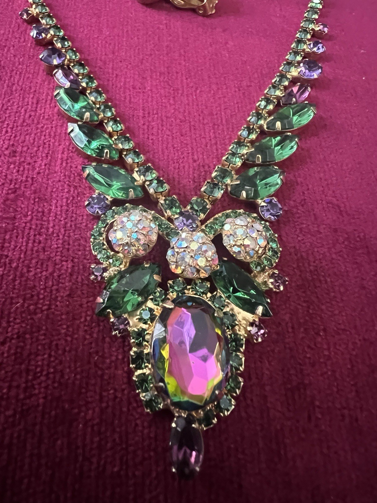 VTG JULIANA STUNNING BIB NECKLACE W/ MATCHING EARRINGS SET GREEN & AMETHYST