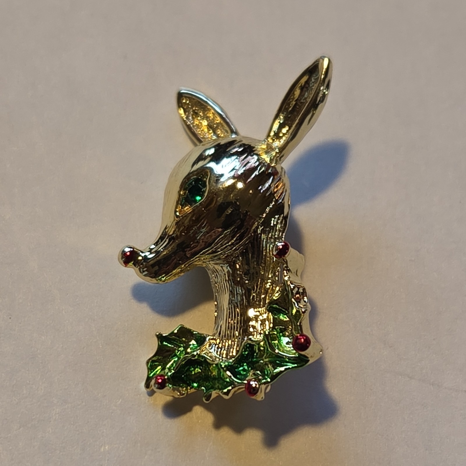 Gold Tone Reindeer Head Holly Christmas Brooch Pin Green Red Enamel