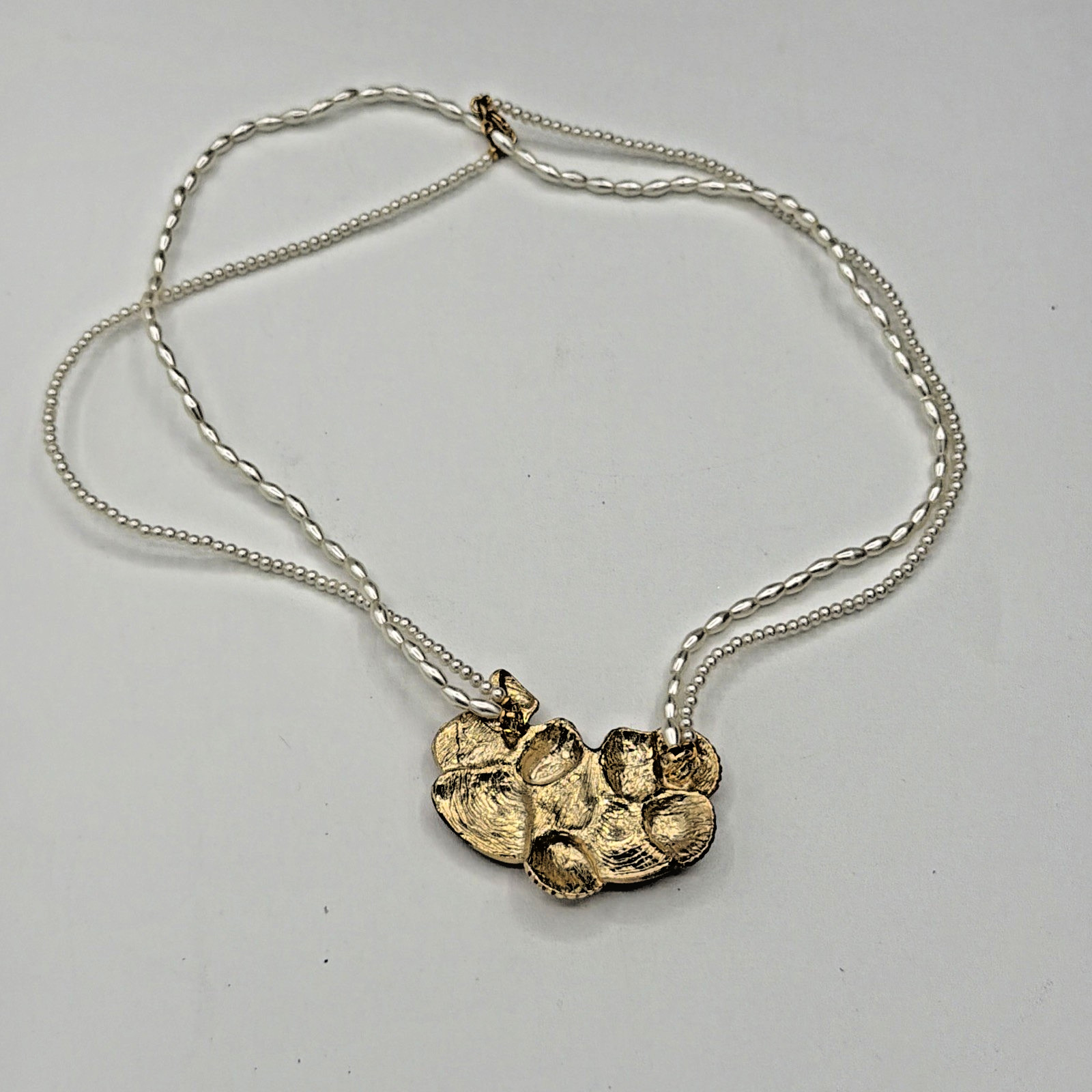 Vintage Pearl Necklace Gold Shell Pendants Ocean Motif Statement Jewelry