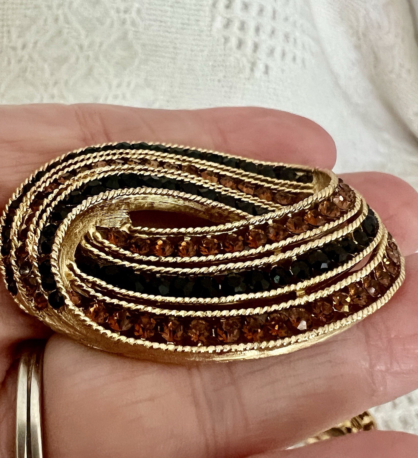 Vintage Demi-Parure Trifari Cavalcade Bronze, Black Rhinestones