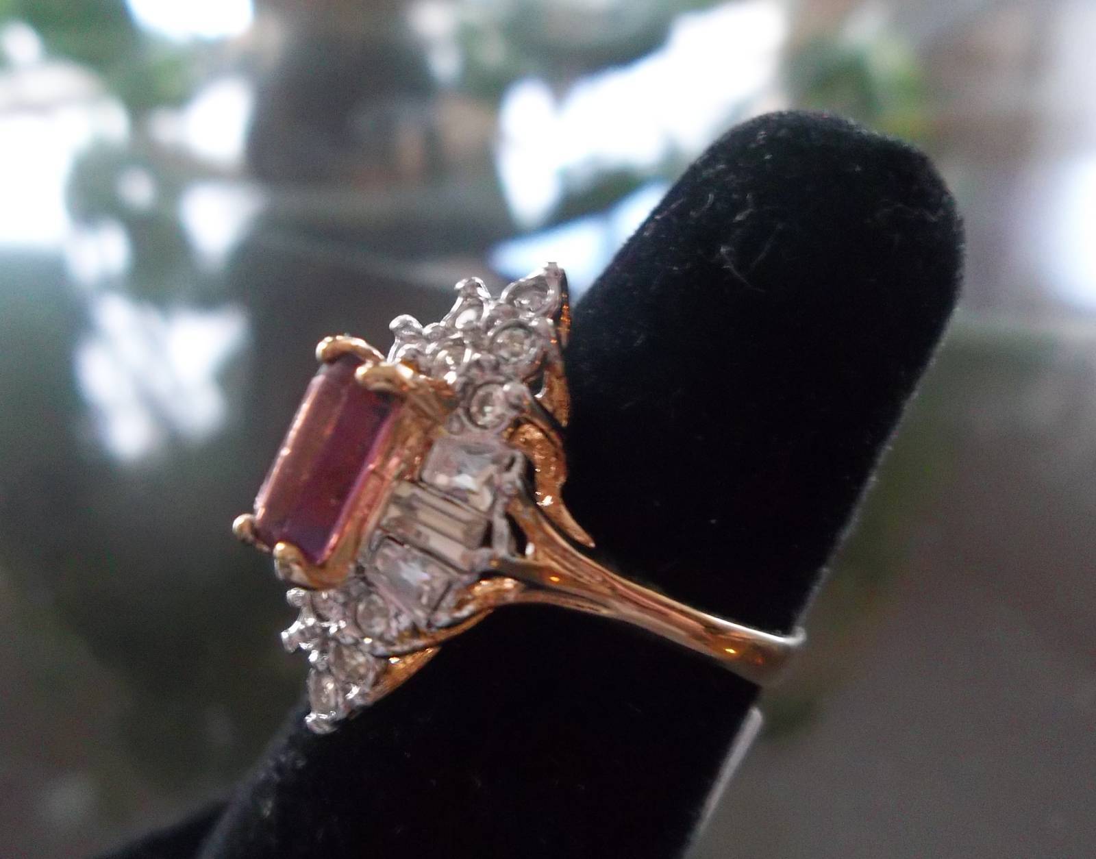 Park Lane Vault SPECIAL RING – Gold w/ Lavender Purple CZ – Size 6 – Beautiful!