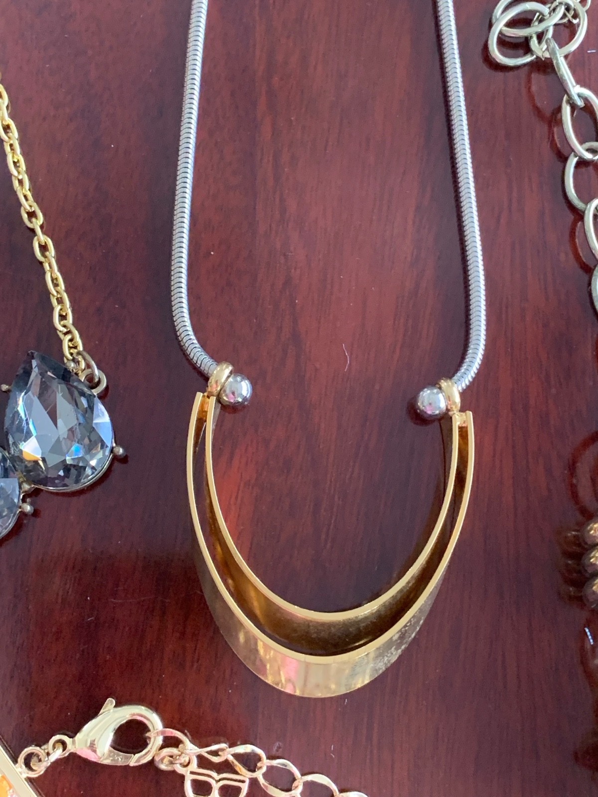 10 BOLD NECKLACES! FASHION BLING, BIBB AND BEAUTIFUL STYLES IN VARIOUS LENGTHS!!