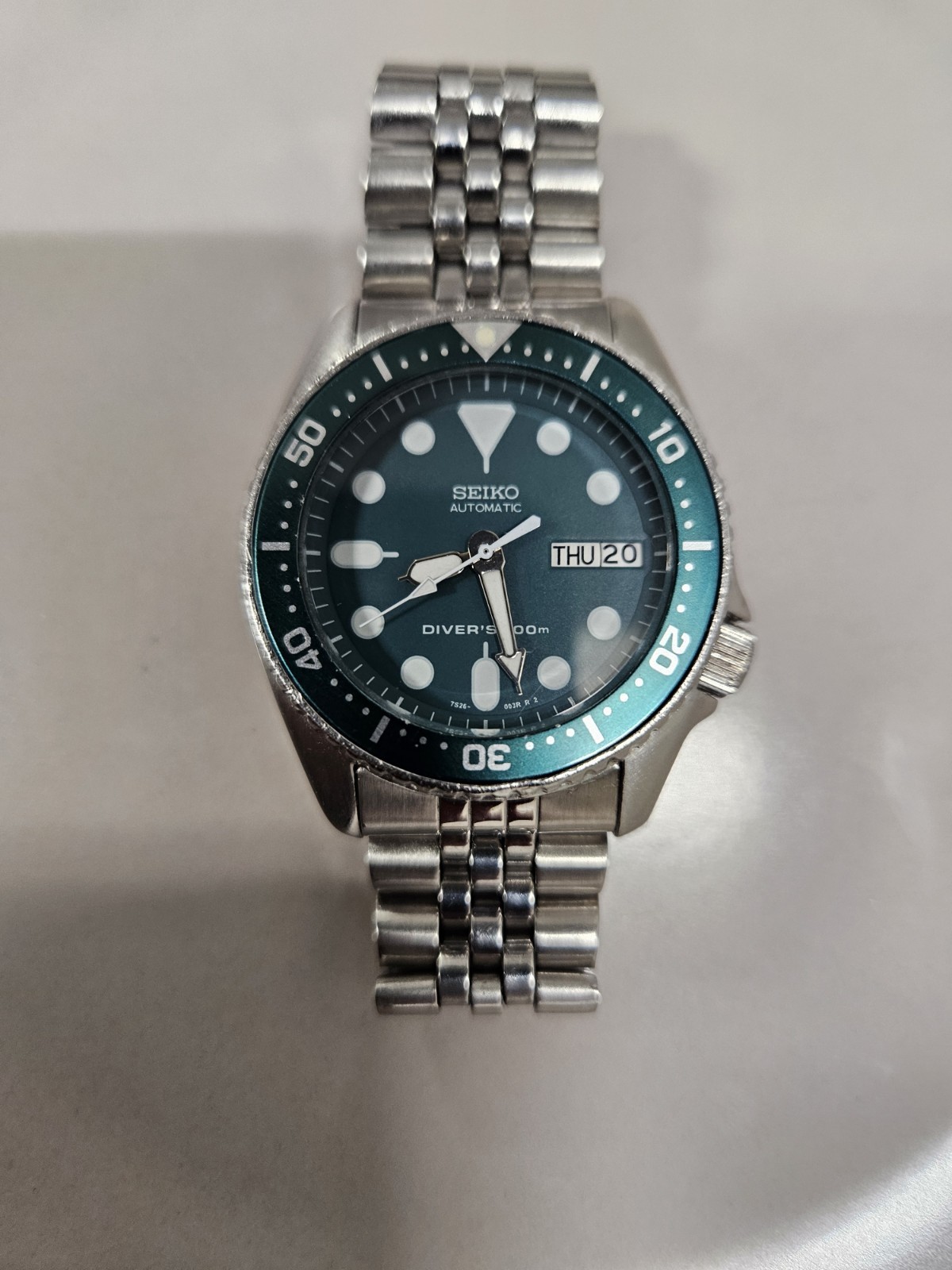 Seiko SKX013 Midsize Automatic Diver 200m Watch – Jubilee Bracelet (7S26-0030)