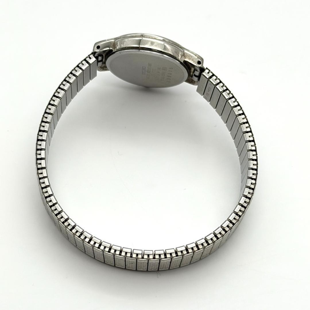 Vintage Seiko round watch, new battery, bellows movement, women’s, working.
