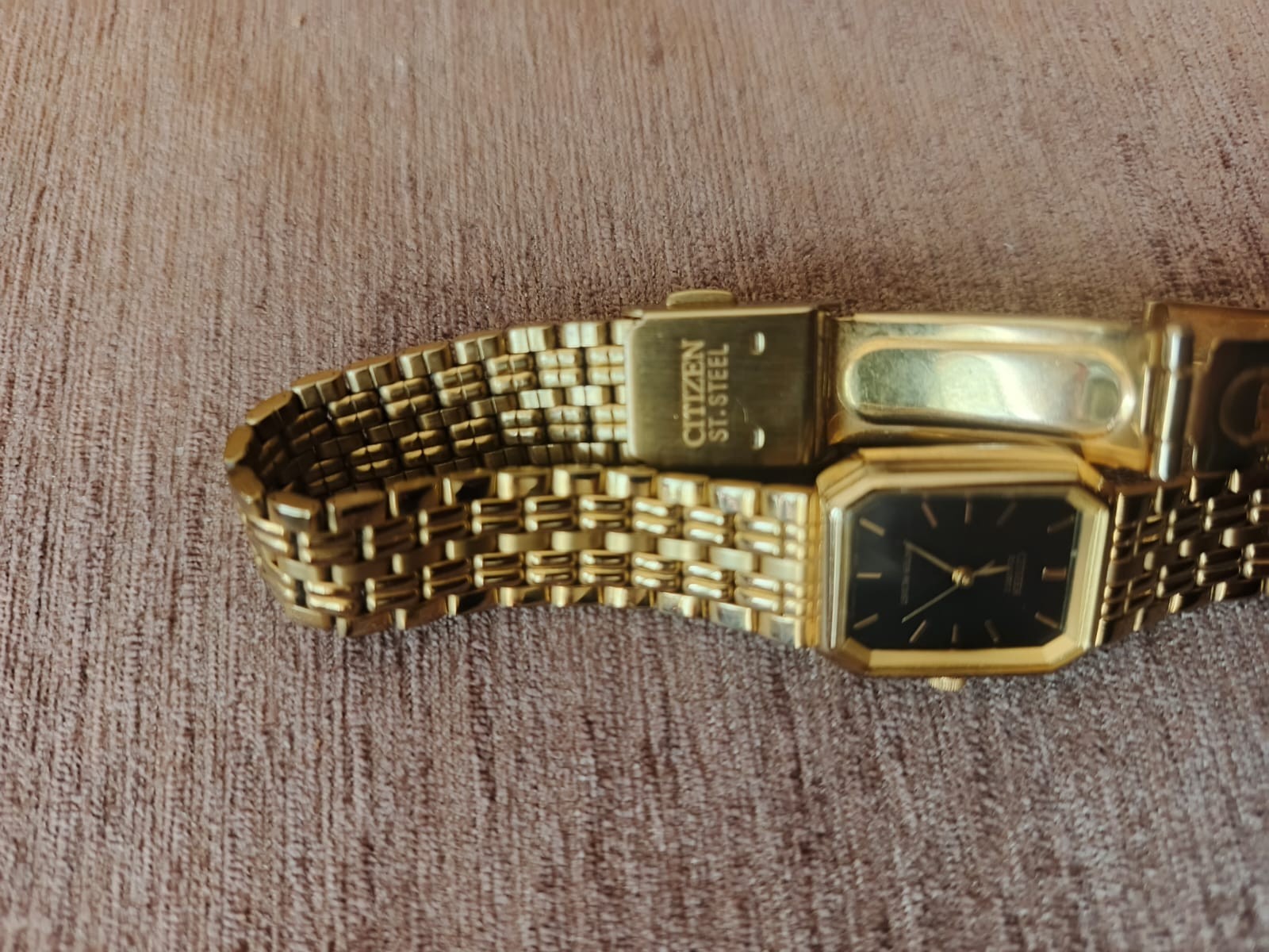 Vintage Citizen Quartz Women’s Dress Watch 5930-S71777 Gold Tone Black Face