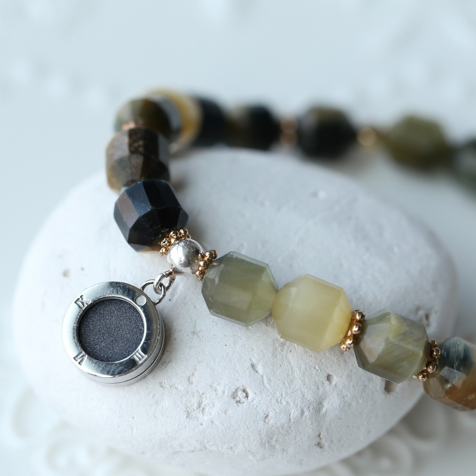 Essential Oil Diffuser Healing Bracelet with Blue Tigerite & Aroma Oil FJA07