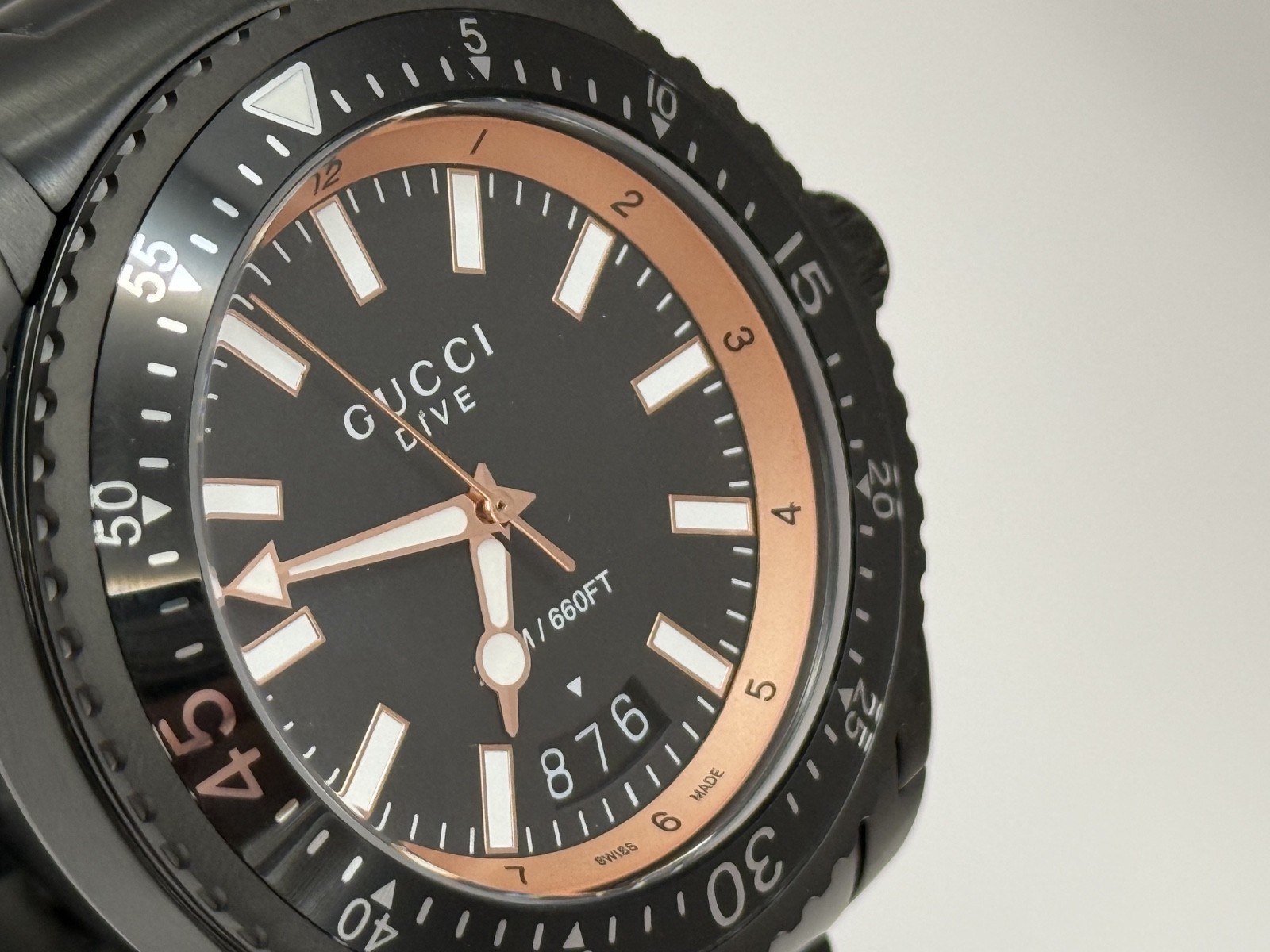 GUCCI Dive YA136213 Date Quartz Black Dial Mens Watch 45mm.