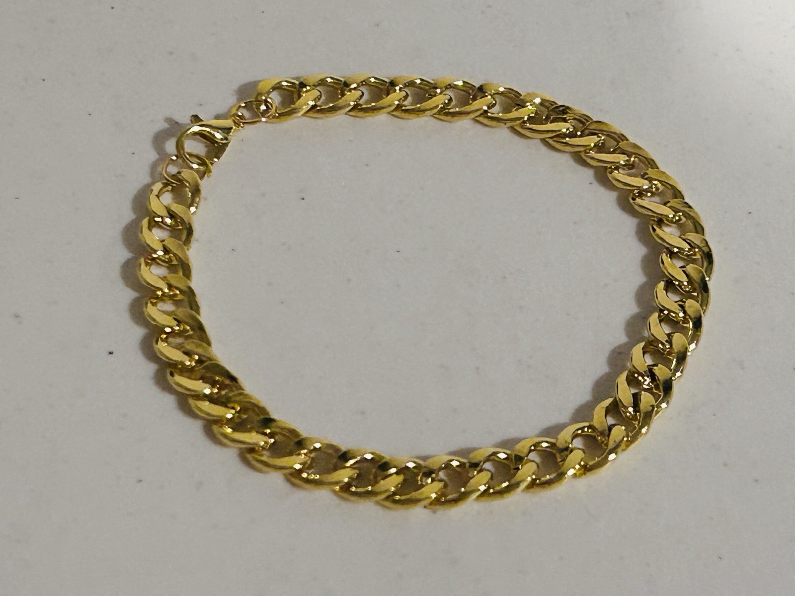 18k Gold Plated Bracelet / 8inches/. (20cm) (Stainless Steel Base