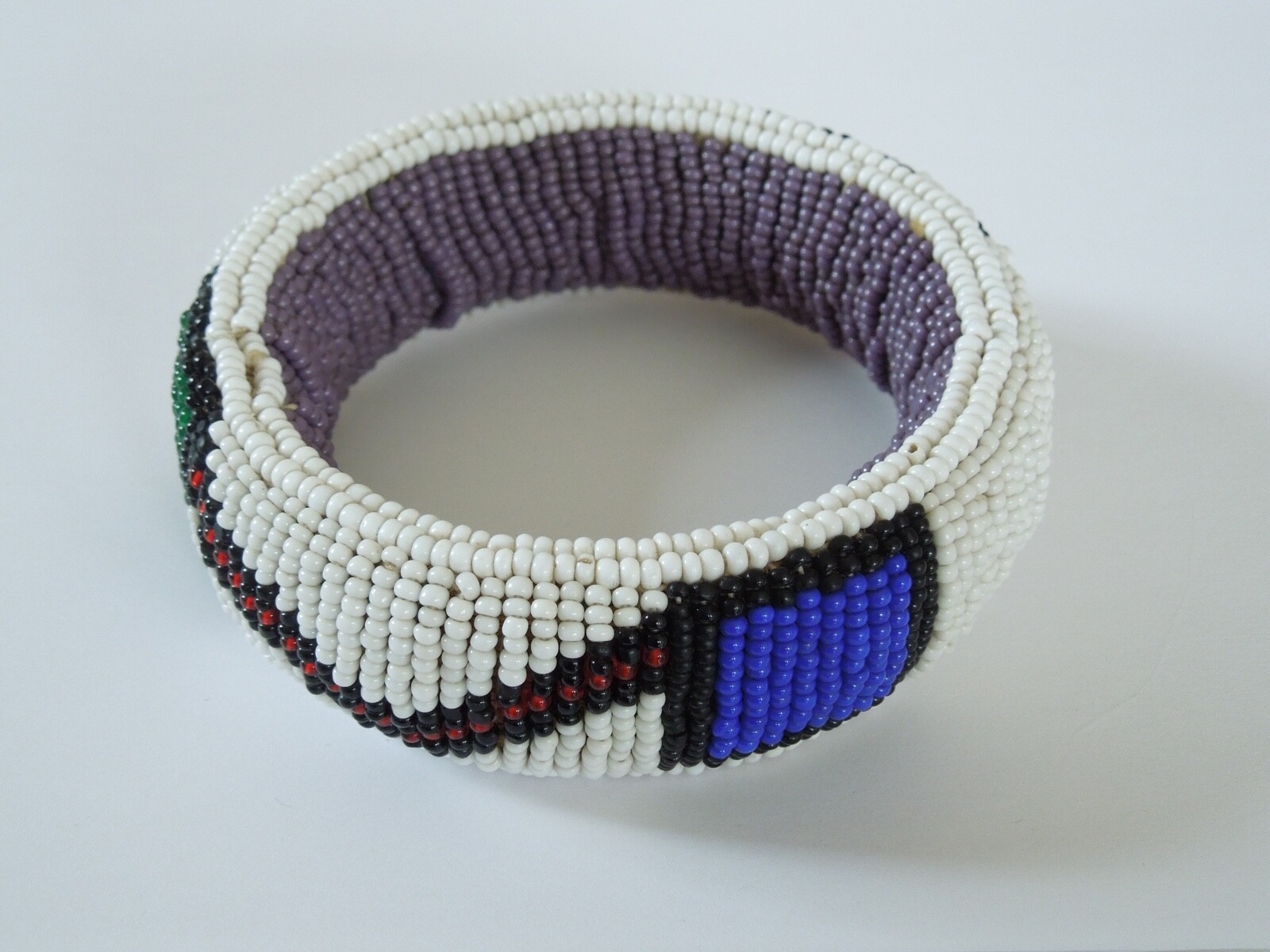 Vintage Beaded Cuff Bracelet Rocaille, Solid 93.4 g Ø 7.2 cm, 2.9 cm Width