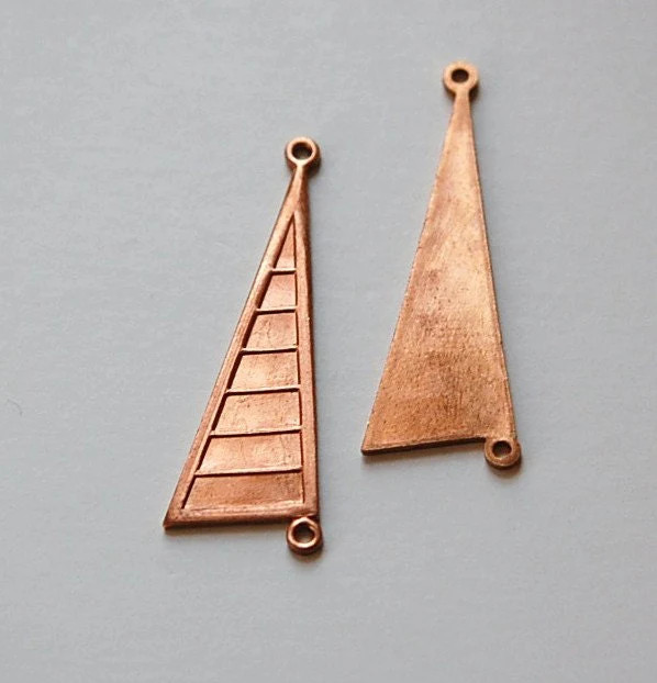 Raw Brass Tapered Triangle Connector Drops mtl325