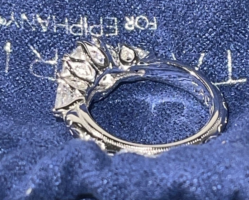 QVC TACORI EPIPHANY DIAMONIQUE BLOOM CUT RING W/ PEAR ACCENTS SZ 6 #J27578