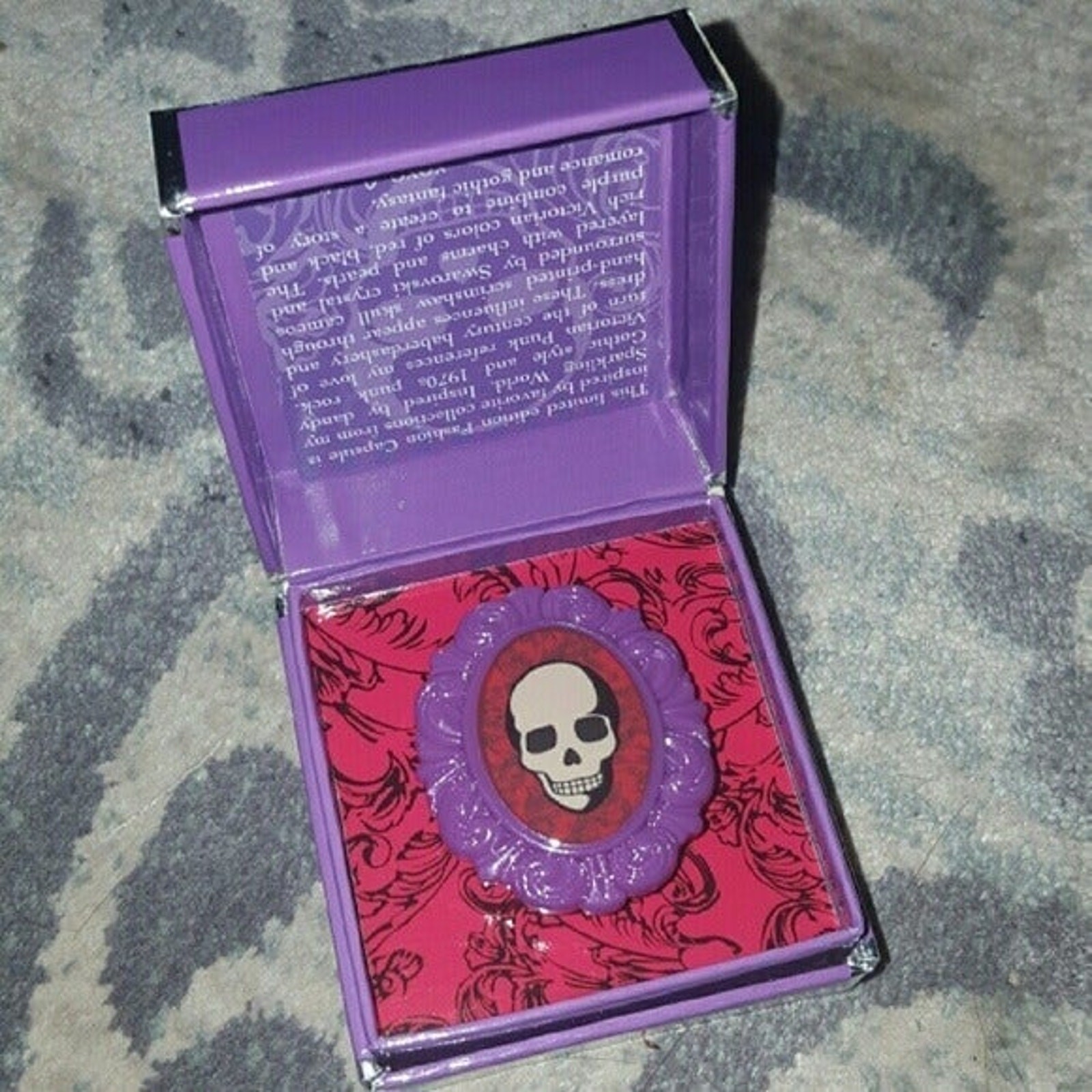 Tarina Tarantino Victorian Pink Cameo Gloss Ring ~ Cameo Gloss Box Removable