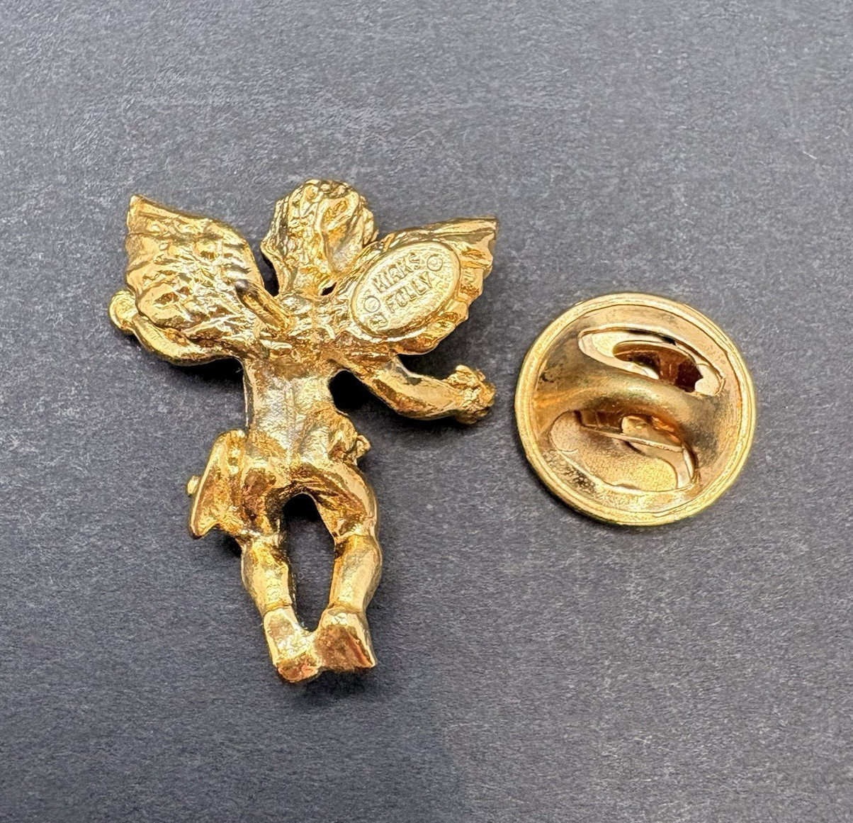 Vintage Kirks Folly Cherub Angel Arms Outstretched Pin Brooch Gold Tone