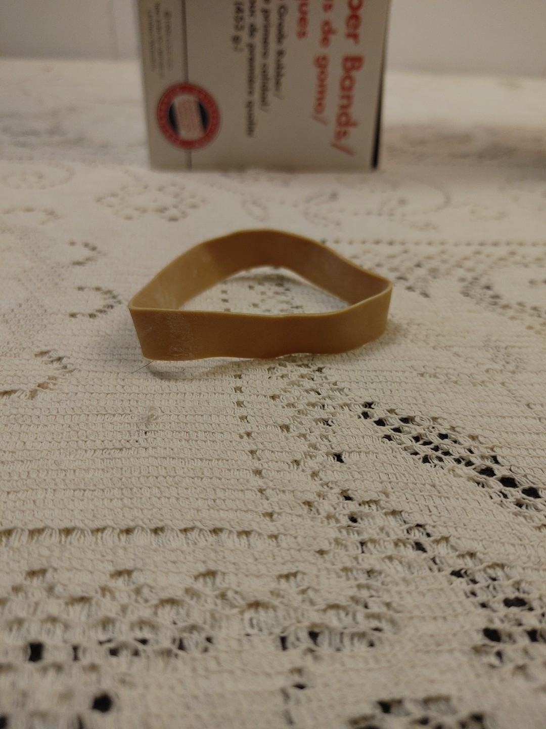 2 Universal 00184 Rubber Bands, Size 84, 3-1/2 x 1/2, 155 Bands/1lb Pack