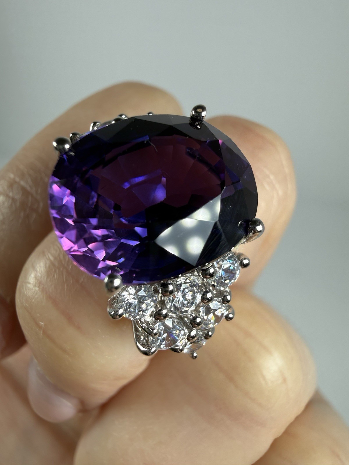 Sterling Silver Ring Size 7.75 Clear And Gorgeous Large Purple Faceted Stone