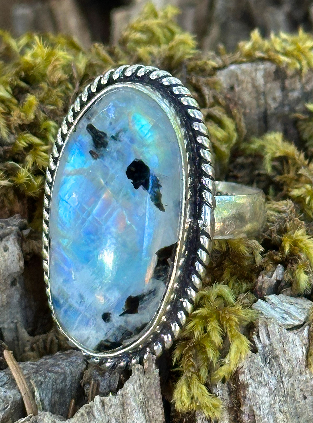 Vintage VIVIDE 925 Silver Rainbow Moonstone Ring Size 7