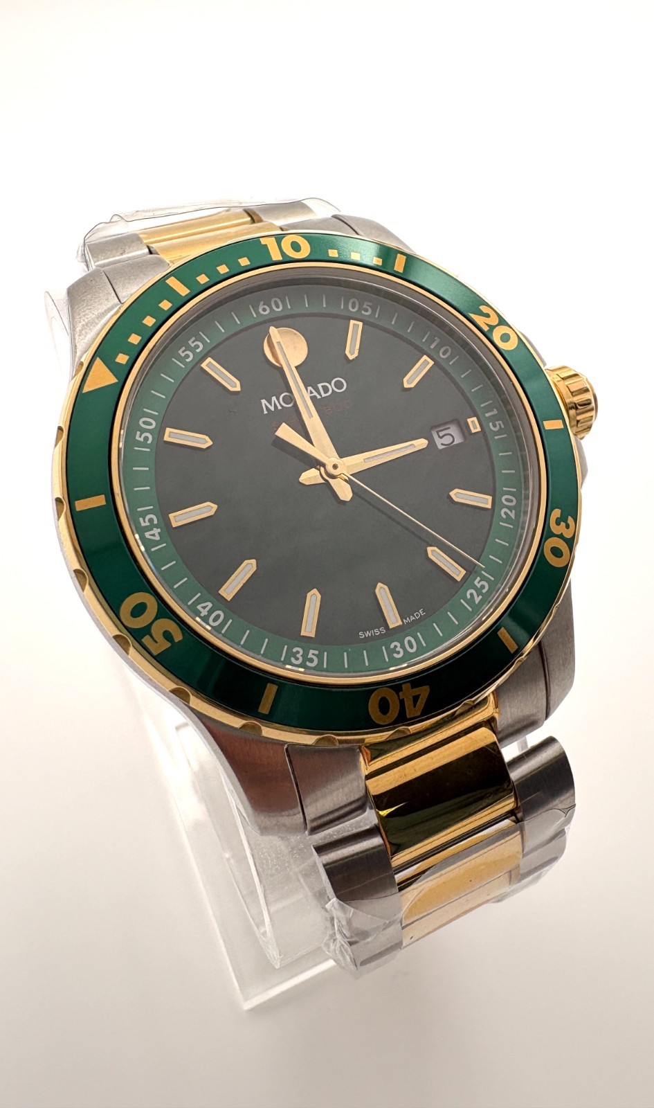 Movado 2600147 Series 800 Green Dial Two Tone Gold Men’s 40mm Quartz Watch