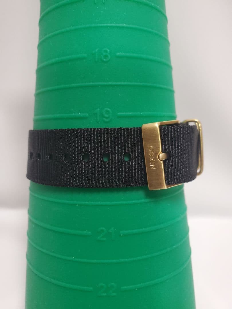 NIXON TIME TELLER GOLD/BLACK, brand new, unused, and fully functional.