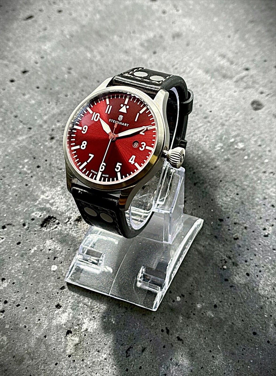 STEINHART NAV. B-UHR • 44MM Date RED Dial • SW 200-1 Elabore Automatic