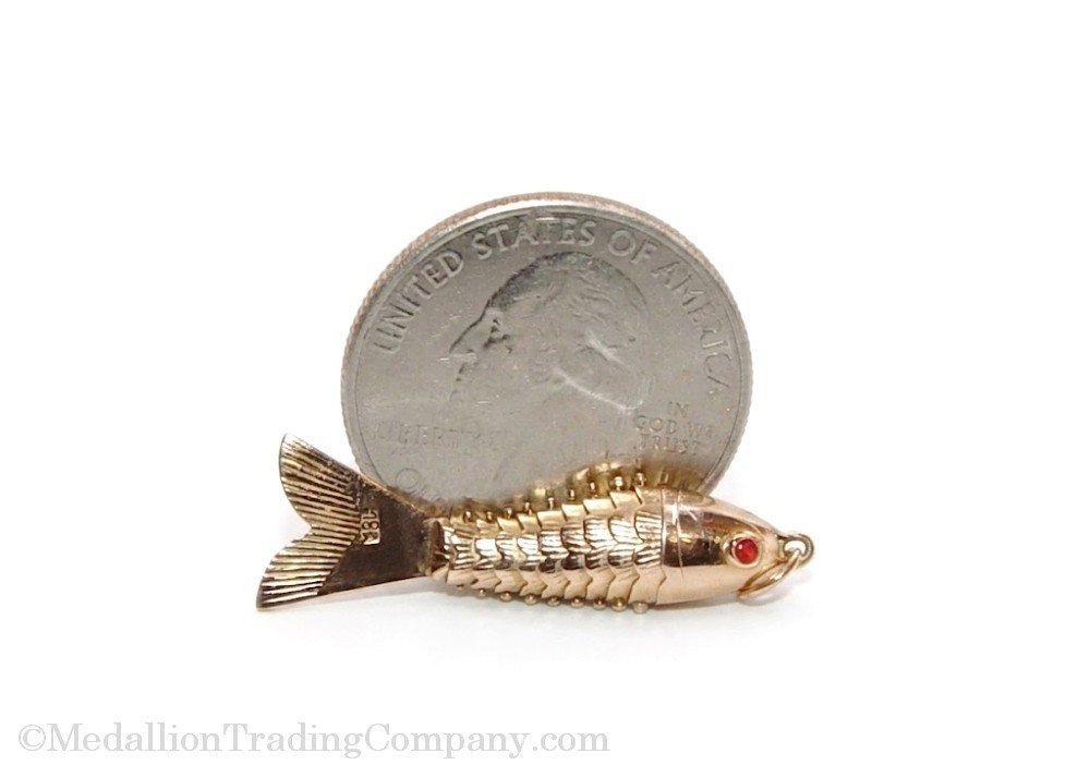 Vintage 18k Yellow Gold Ruby Eye Articulated Koi Fish Pendant Charm 1.25″ Lot 1