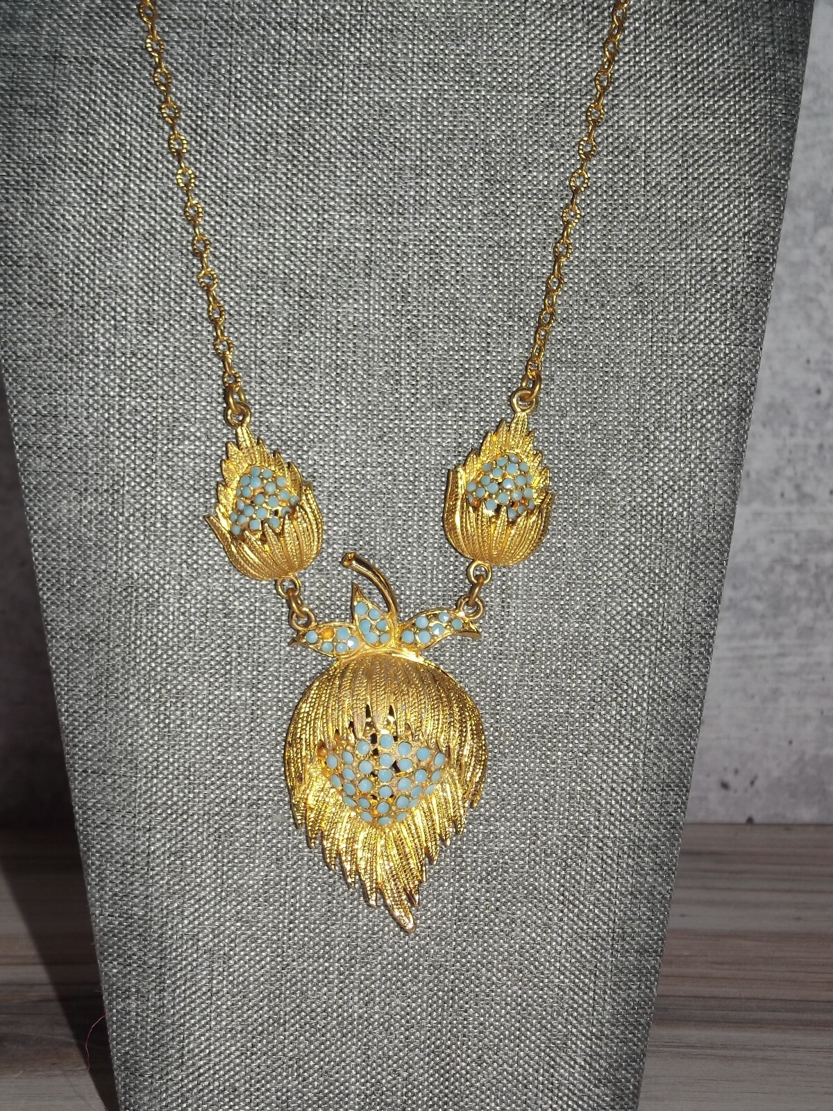 Vintage Aqua Blue And Gold Tone Floral Necklace B43