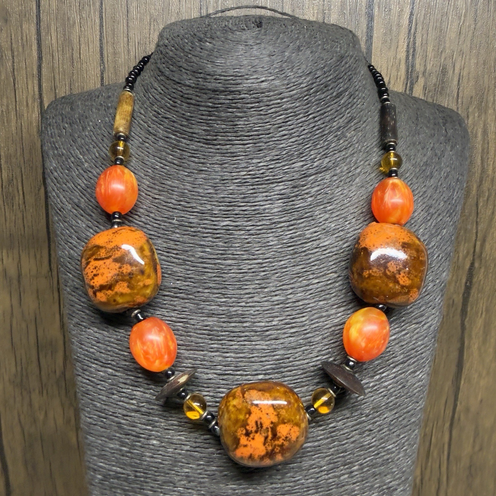 RETRO Orange Ceramic Beaded Necklace Boho Pretty Kitsch 51cm/20″ Chunky Wood