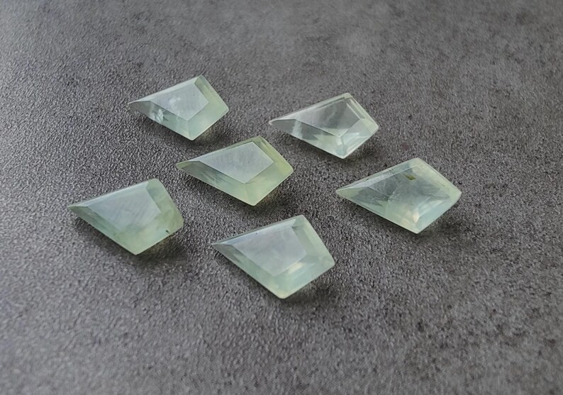 [WHOLESALE] NATURAL PREHNITE FACETED KITE SHAPE LOOSE GEMSTONE