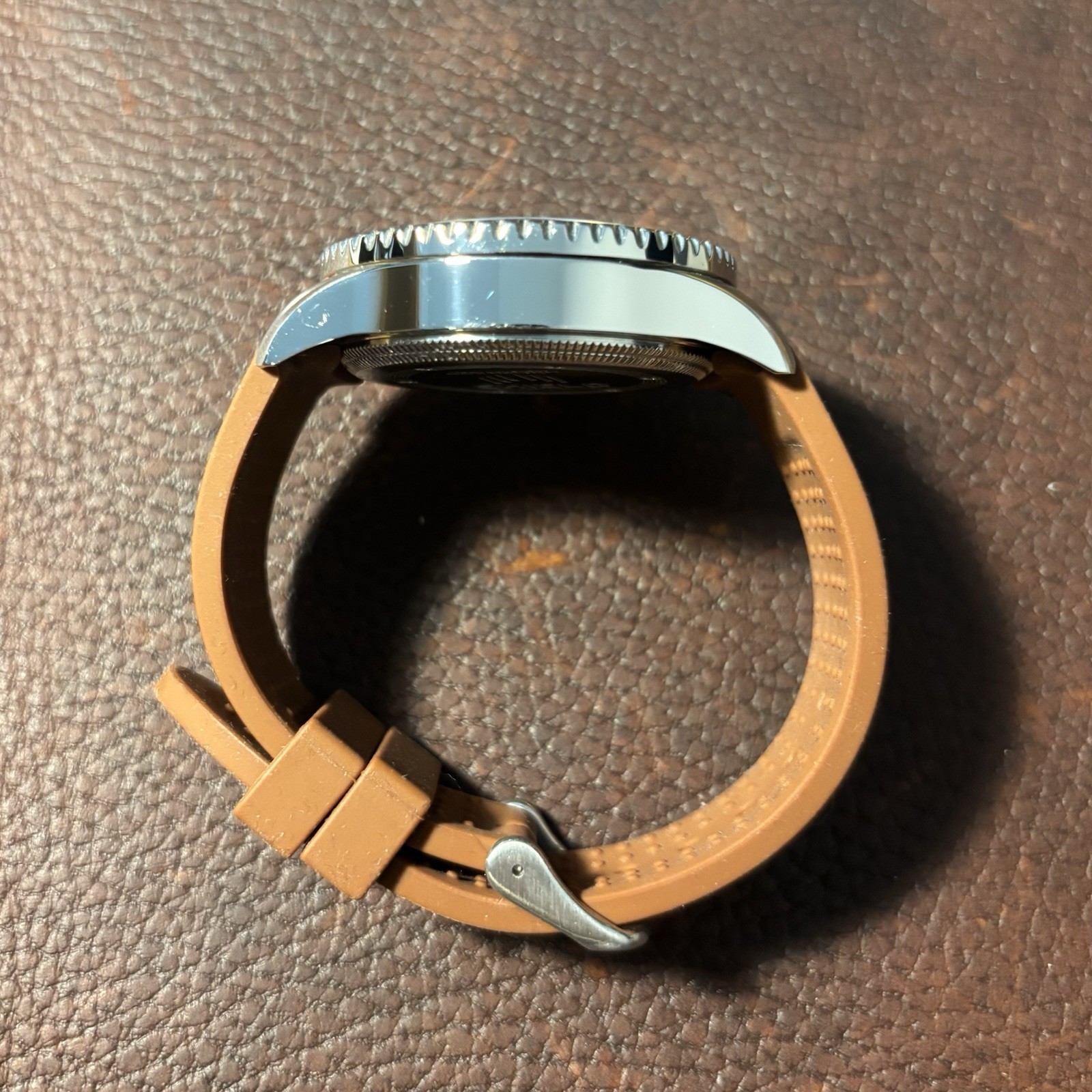SHIELD Analog Japan Movement 200m Beige Dial Brown Silicone Strap w/Box