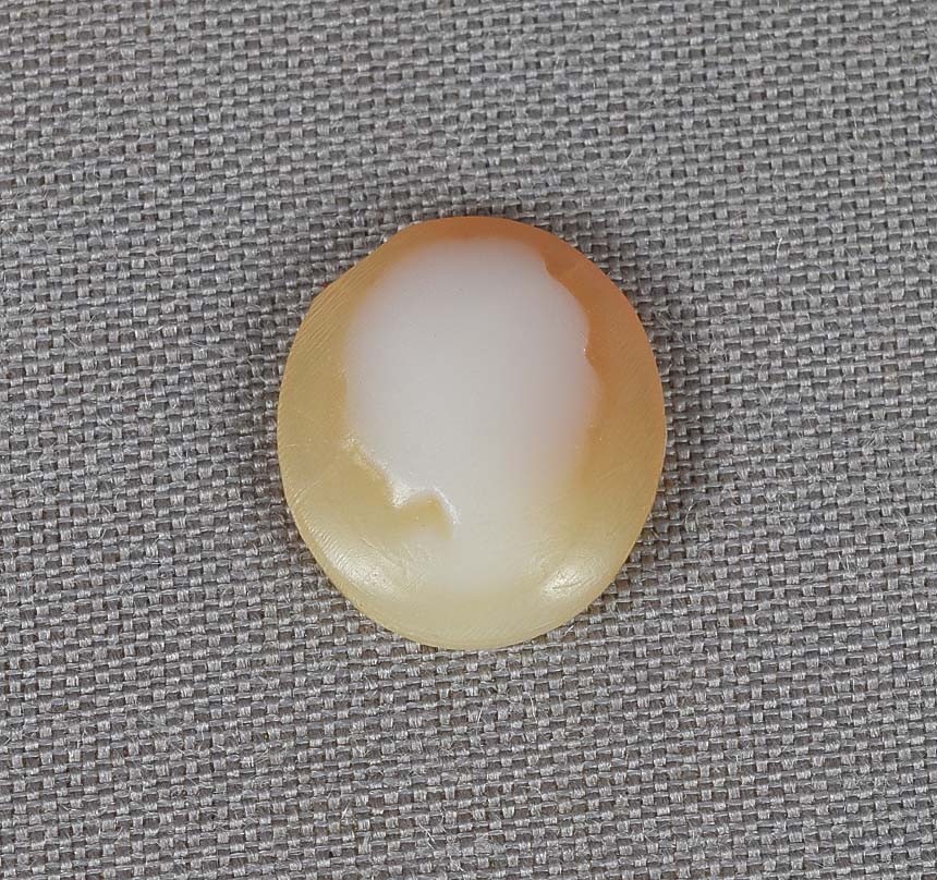 4 vintage SHELL CAMEOS