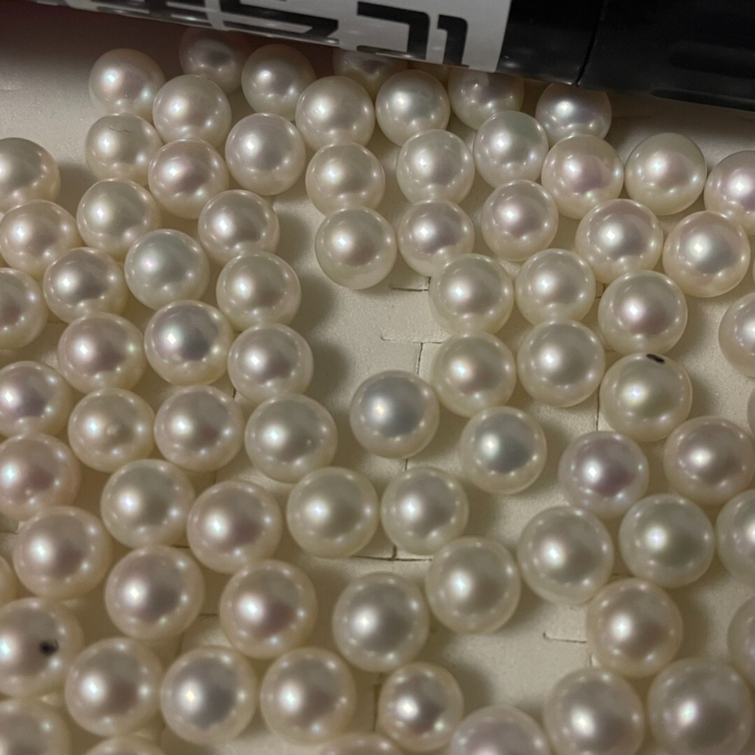 A pair 7.6-8mm south sea white round loose pearl half drilled