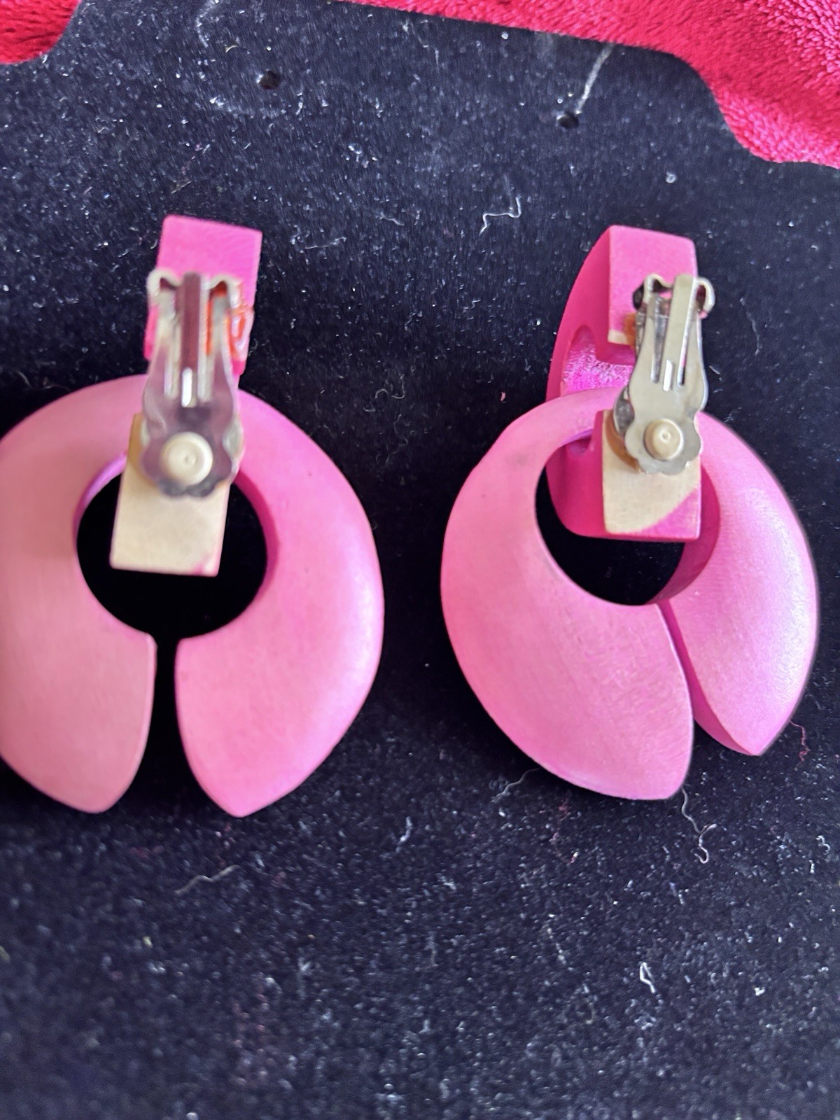 VTG Pink Geometric Interlocking Wood Matt Finish Clip On 1980 (see desc)