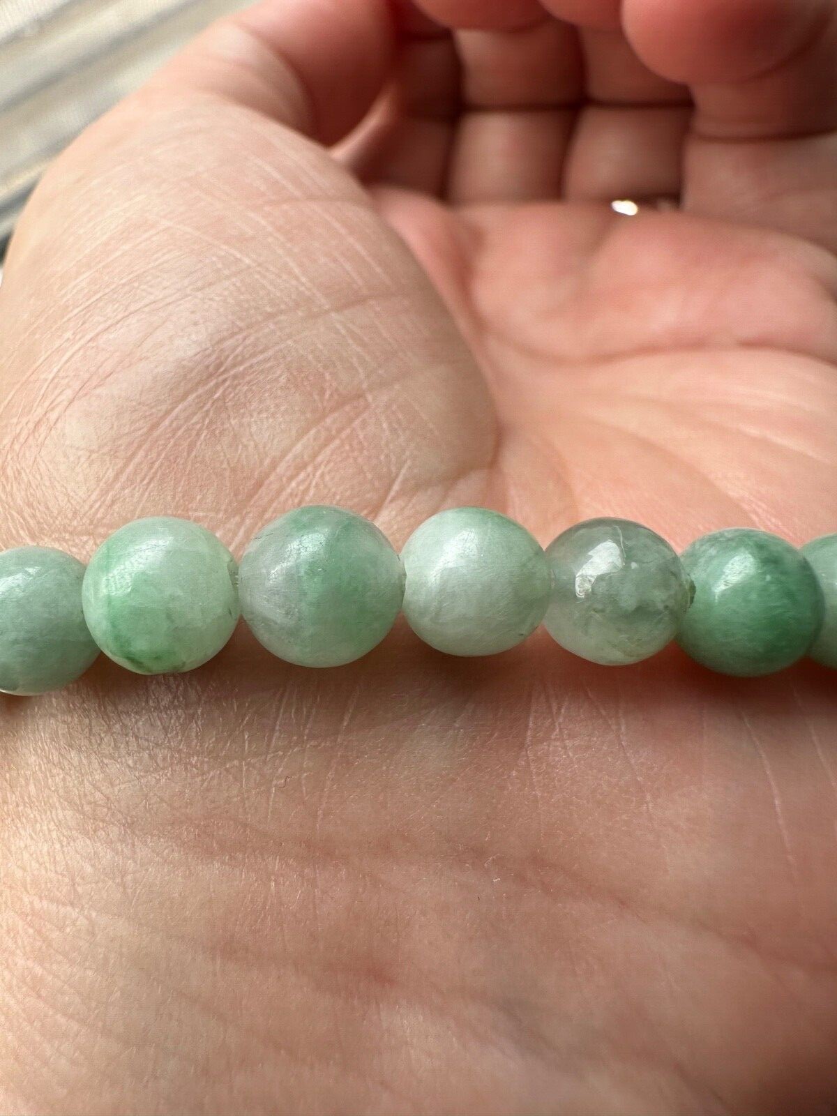 WRIST 6.7IN, STONESIZE 7MM NATURAL PEA GREEN COLOR JADEITE JADE BEADED BRACELET