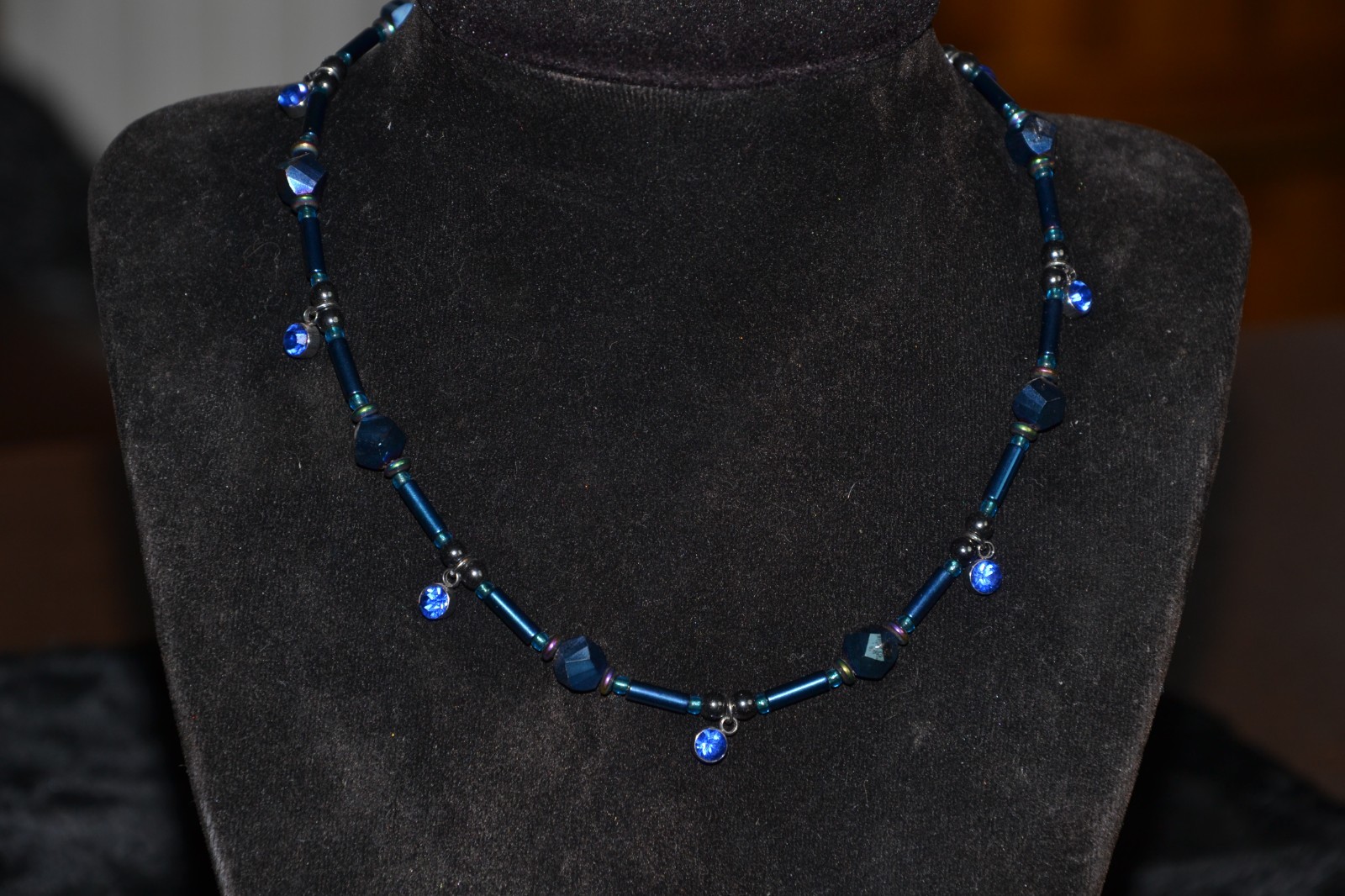 Elegant Ladies Necklace 37cm – Blue Dyed Hematite & Glass Stones – Magnetic Clasp