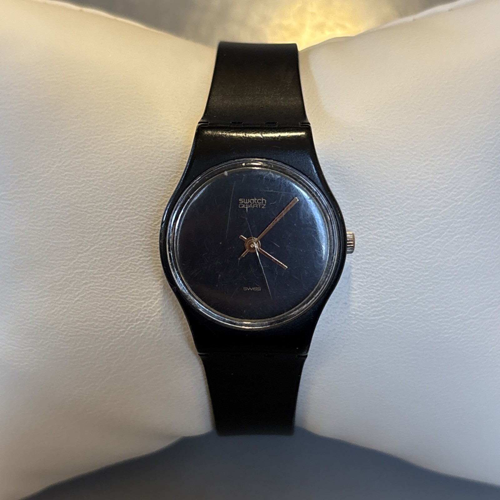 Vintage Swatch Watch 755 S.518 Black Gold Small 25mm New Battery – Works!